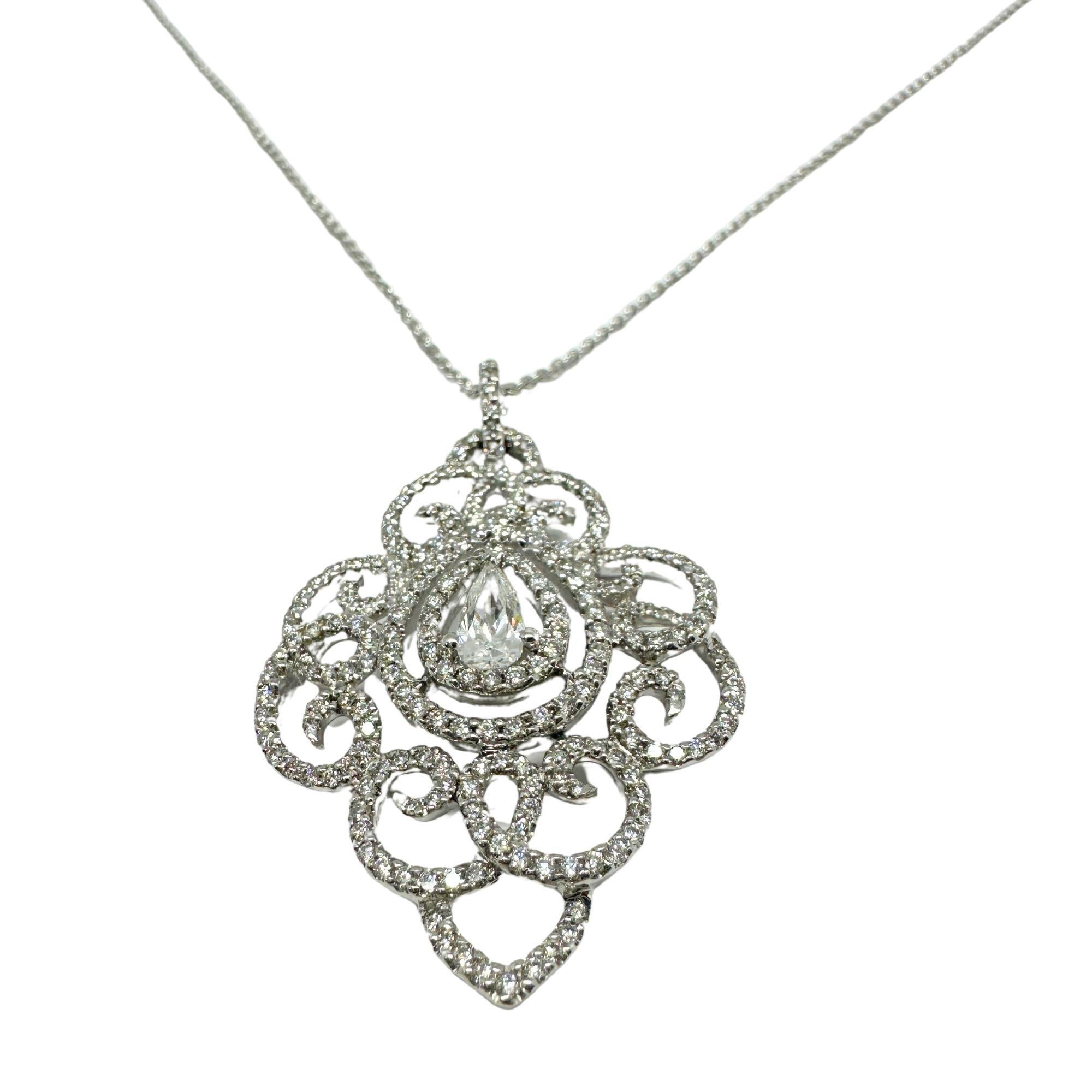 18K White Gold Pear Cut Diamond Pendant Necklace For Sale 2