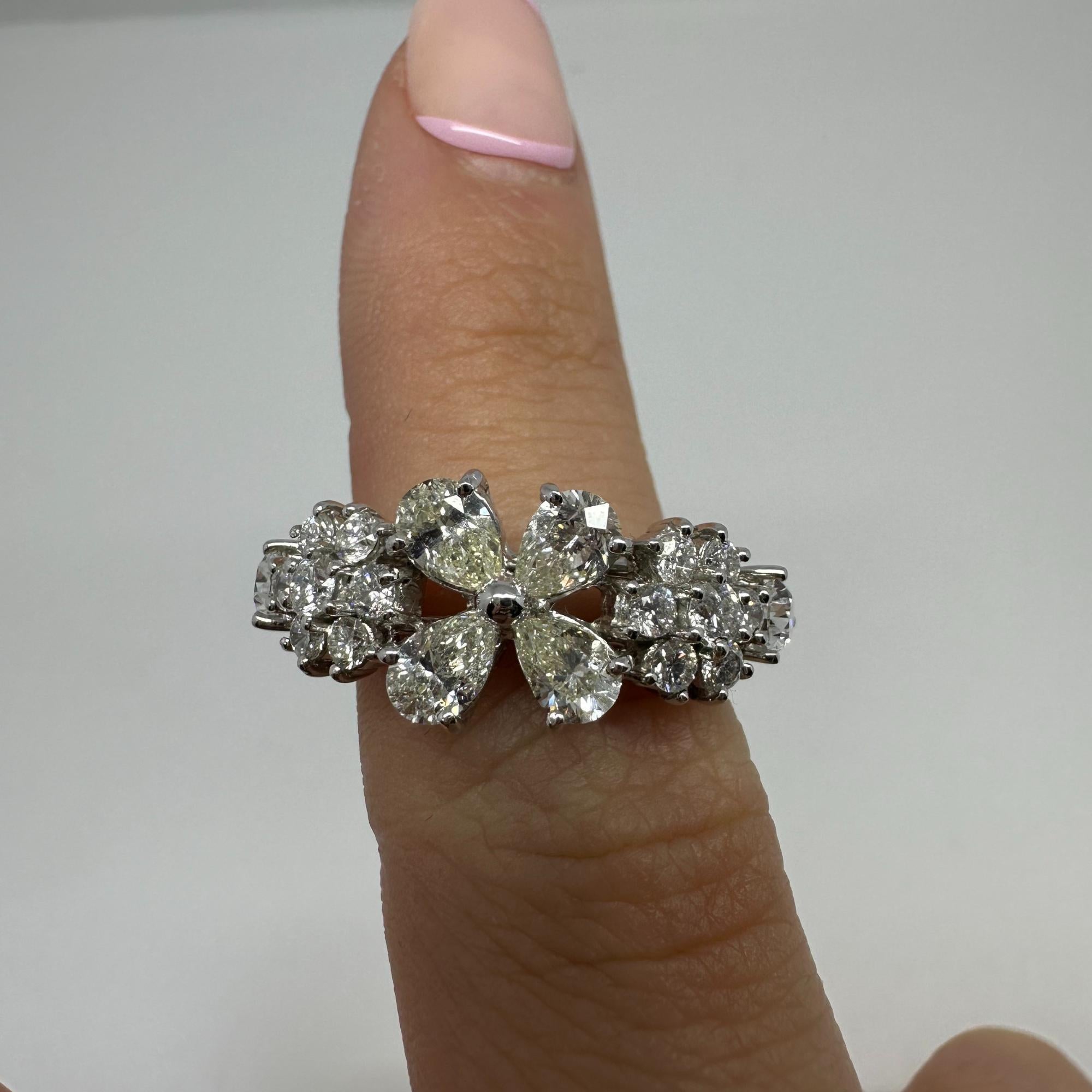 18k White Gold Pear Cut Diamond Ring For Sale 6