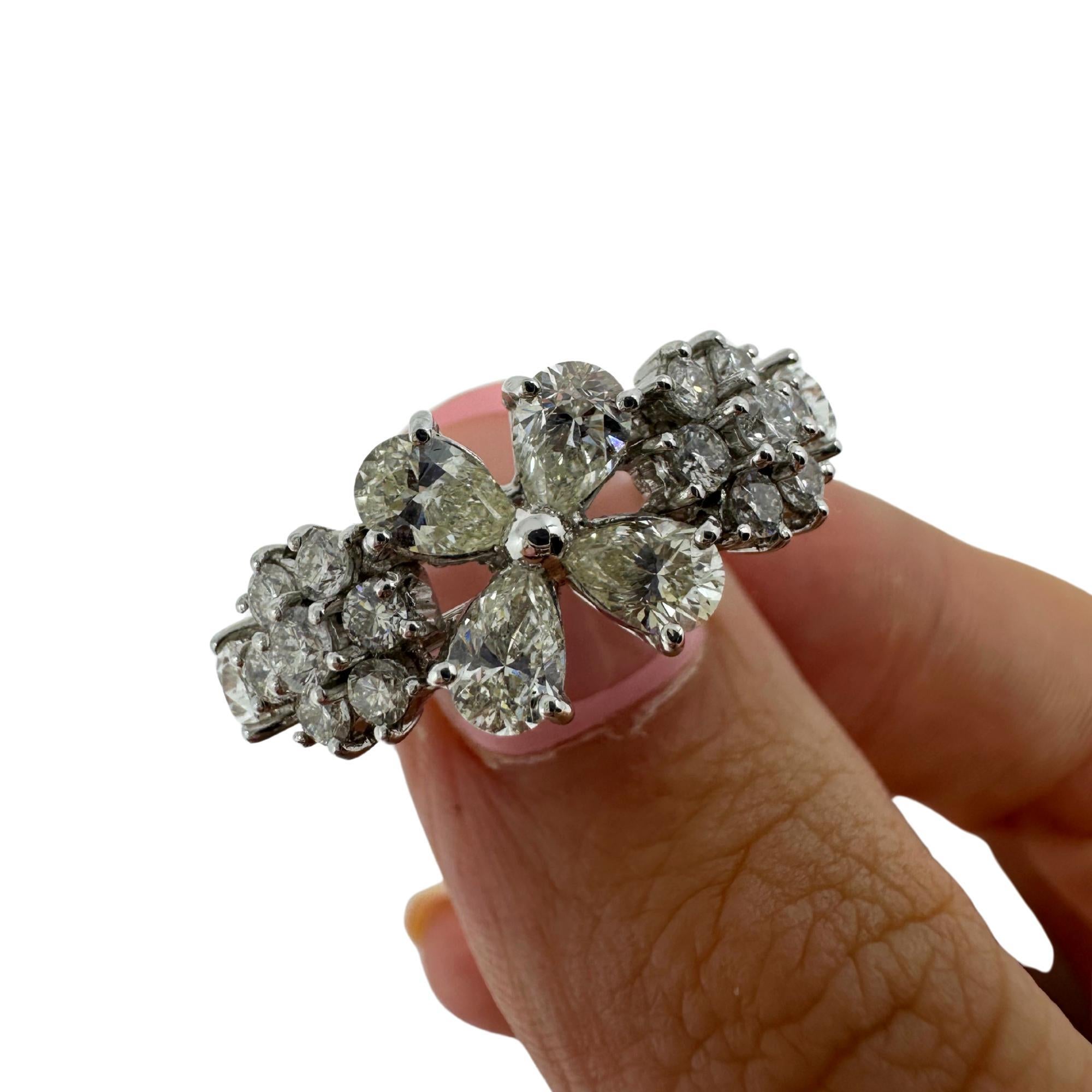 18k White Gold Pear Cut Diamond Ring For Sale 8