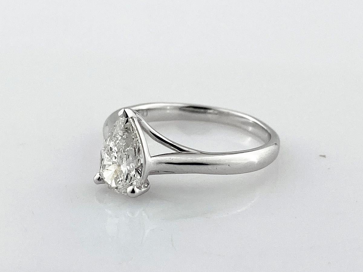 18K Weißgold Birnenschliff Diamant Solitär Ring - 1,00 Karat (Tropfenschliff) im Angebot