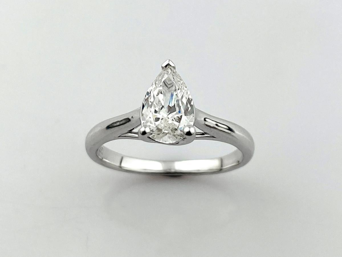 18K Weißgold Birnenschliff Diamant Solitär Ring - 1,00 Karat im Angebot 2