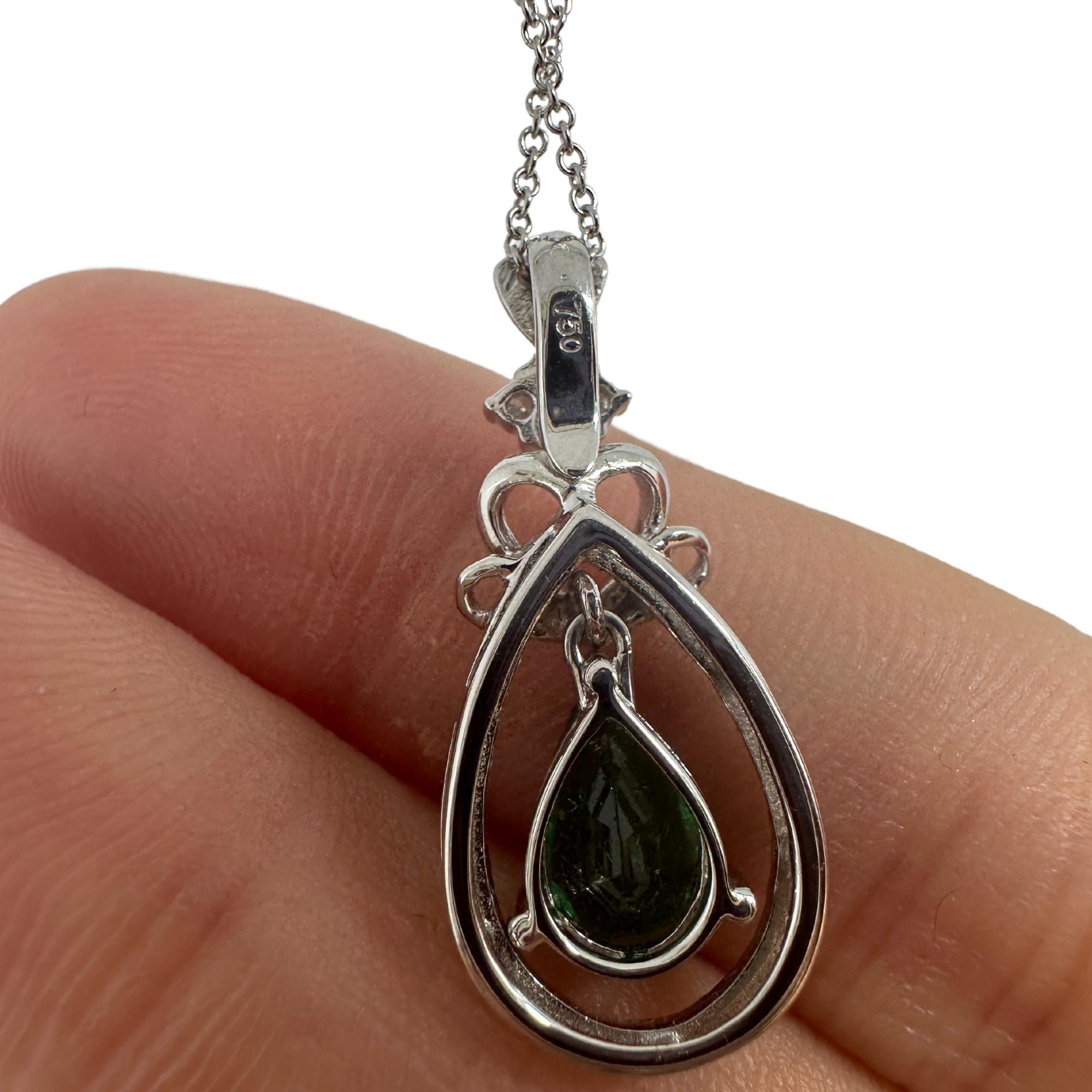 18K White Gold Pear Cut Emerald and Diamond Pendant Necklace For Sale 5