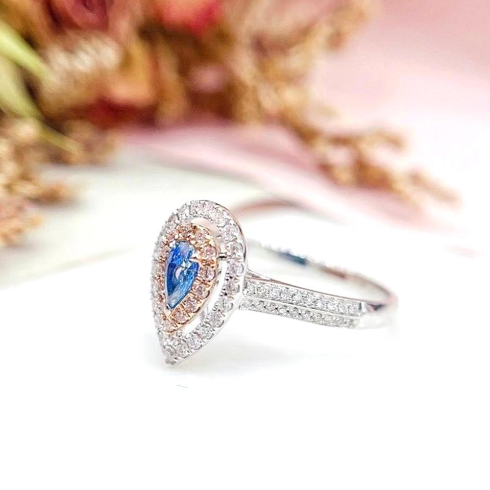 18K White Gold Pear-Cut Fancy Blue Diamond & Diamond Ring In New Condition For Sale In Kowloon, HK