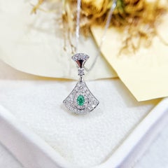 18K White Gold Pear-Cut Green Diamond Pendant Necklace