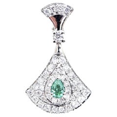 18K White Gold Pear-Cut Green Diamond Pendant Necklace