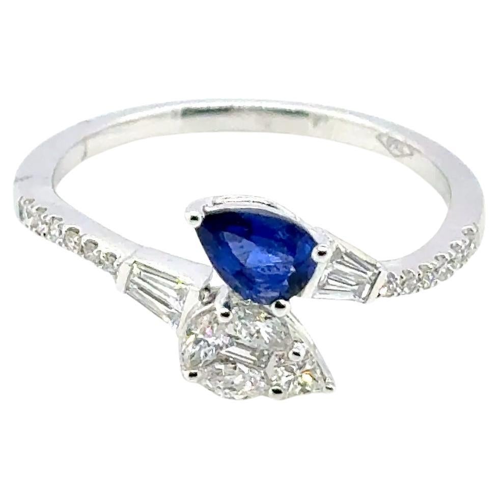 18k White Gold Pear-Cut Sri Lankan Sapphire Cts 0.42 Statement Engagement Ring For Sale