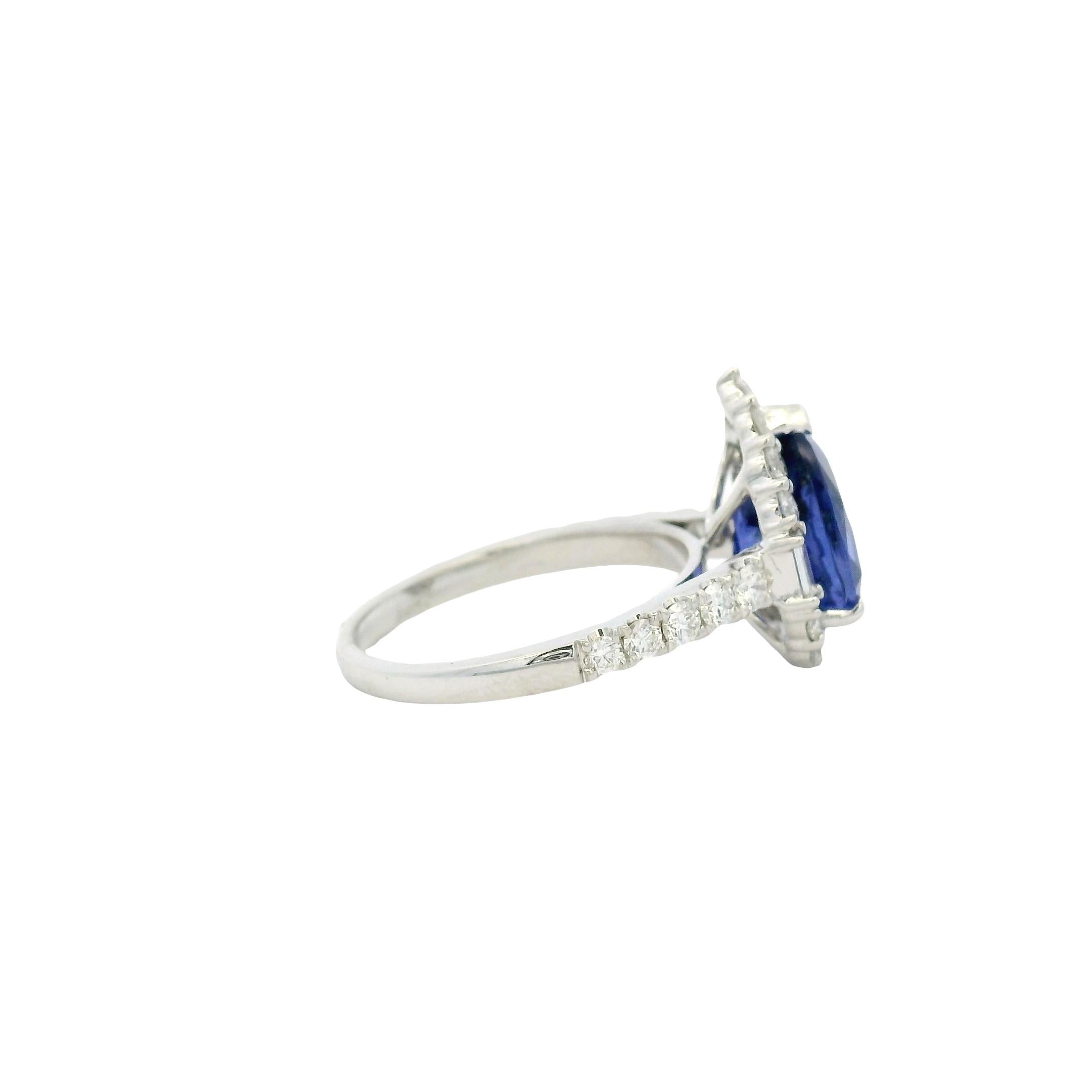 18k Weißgold Tansanit im Birnenschliff und Baguette und runder Diamant Verlobungsring im Zustand „Neu“ im Angebot in Boca Raton, FL