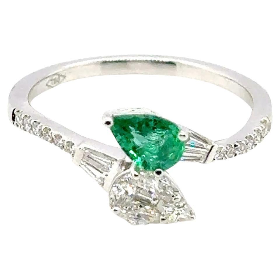 18k White Gold Pear Emerald Cts 0.32 and Diamond Engagement Ring For Sale