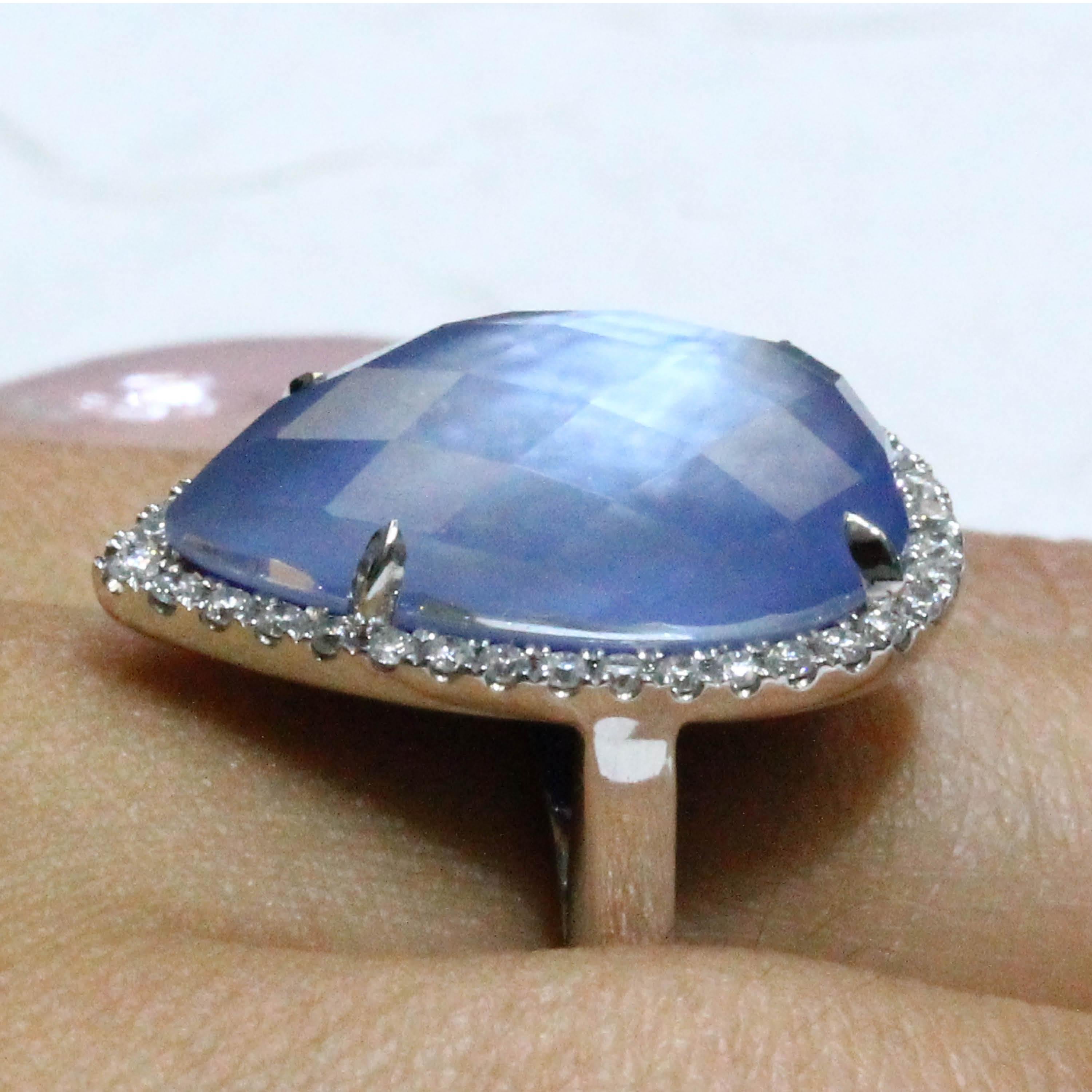 18K Gold Pear Shape Cocktail Ring with Lapis Lazuli, White Topaz and Diamonds In New Condition For Sale In Great Neck, NY
