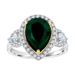 18k White Gold Pear Shape Green Emerald Halo Diamond Ring 
Center 2.68 Carat

