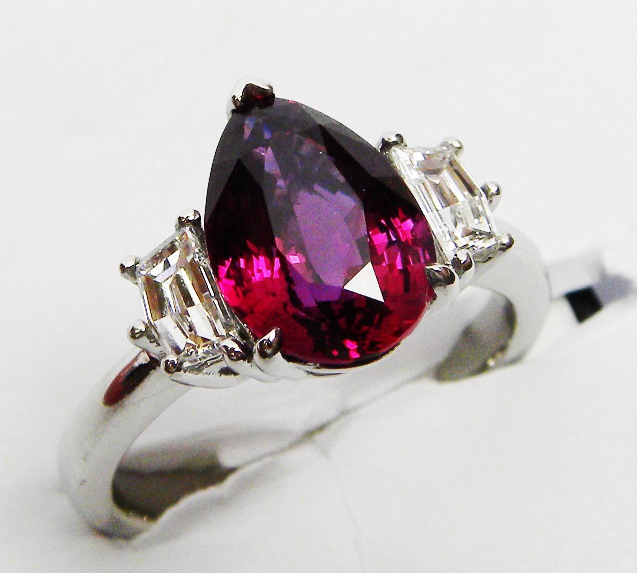 Contemporary 18k White Gold Pear-Shaped Orangy-Red Ruby Cts 3.40 Diamond Engagement Ring For Sale