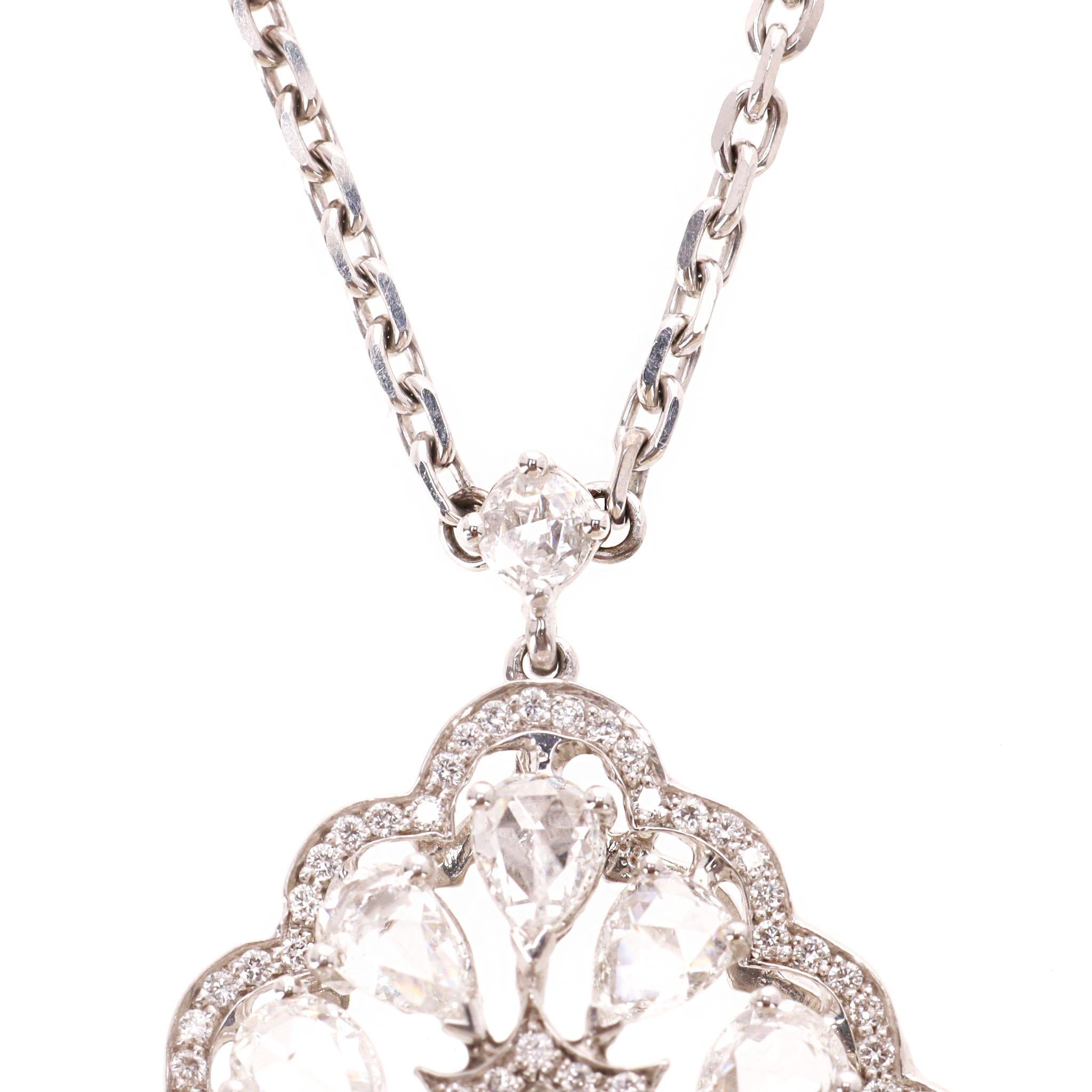 Collar Colgante En Forma De Pera De Oro Blanco De 18 Quilates Engastado Con 9 Quilates De Diamantes en venta 1