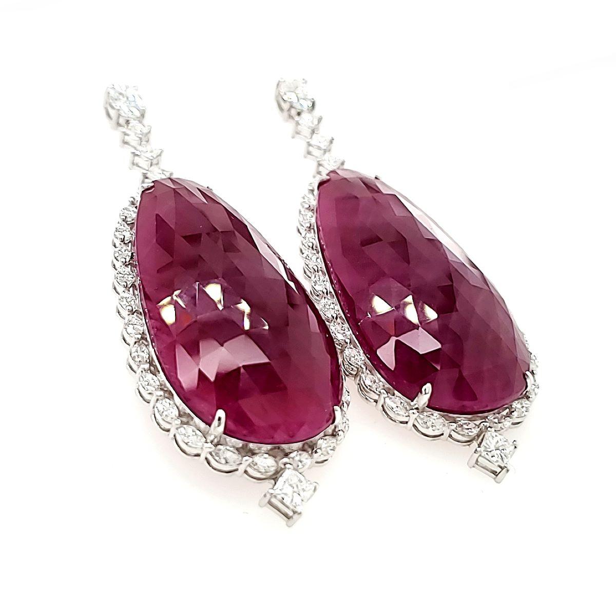 18k White Gold Pear-Shaped Rose Cut Ruby Cts 107.34 Diamond Earrings w/ GIA Cert In New Condition For Sale In Hong Kong, HK