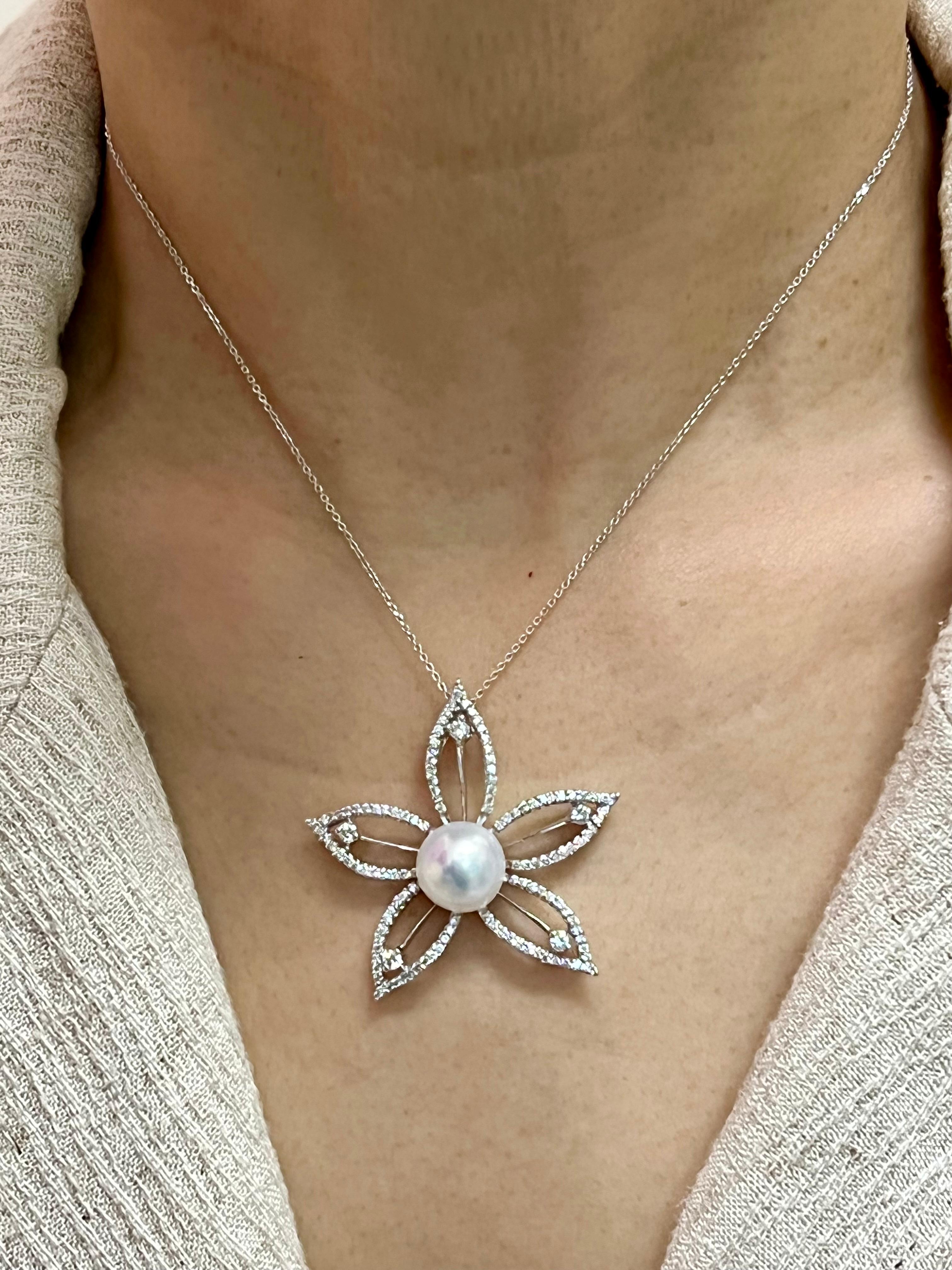 18k White Gold Pearl & Diamond Star Flower Pendant For Sale 8