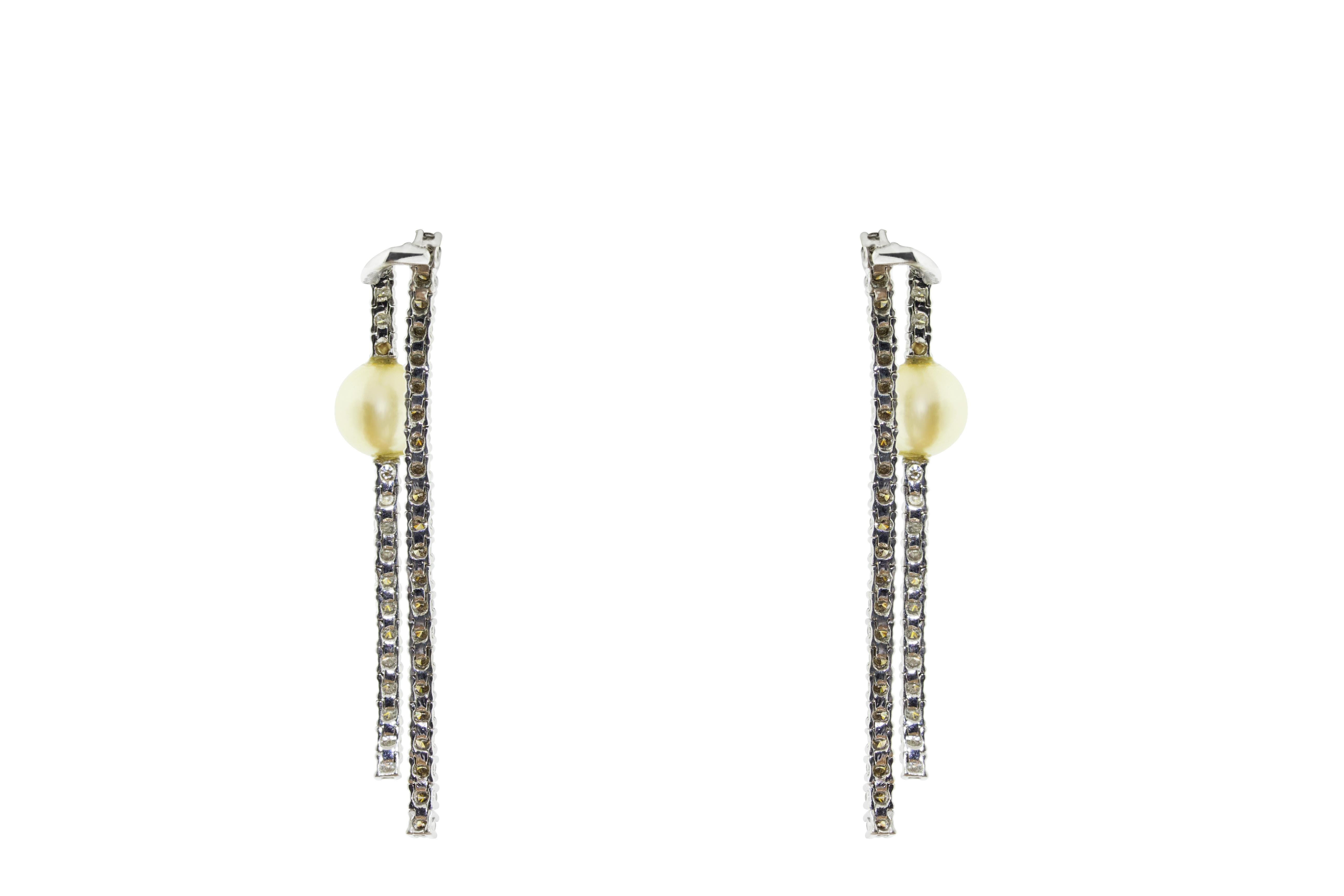 Modern 18 Karat White Gold Pearl and Diamond Dangle Drop Earrings For Sale