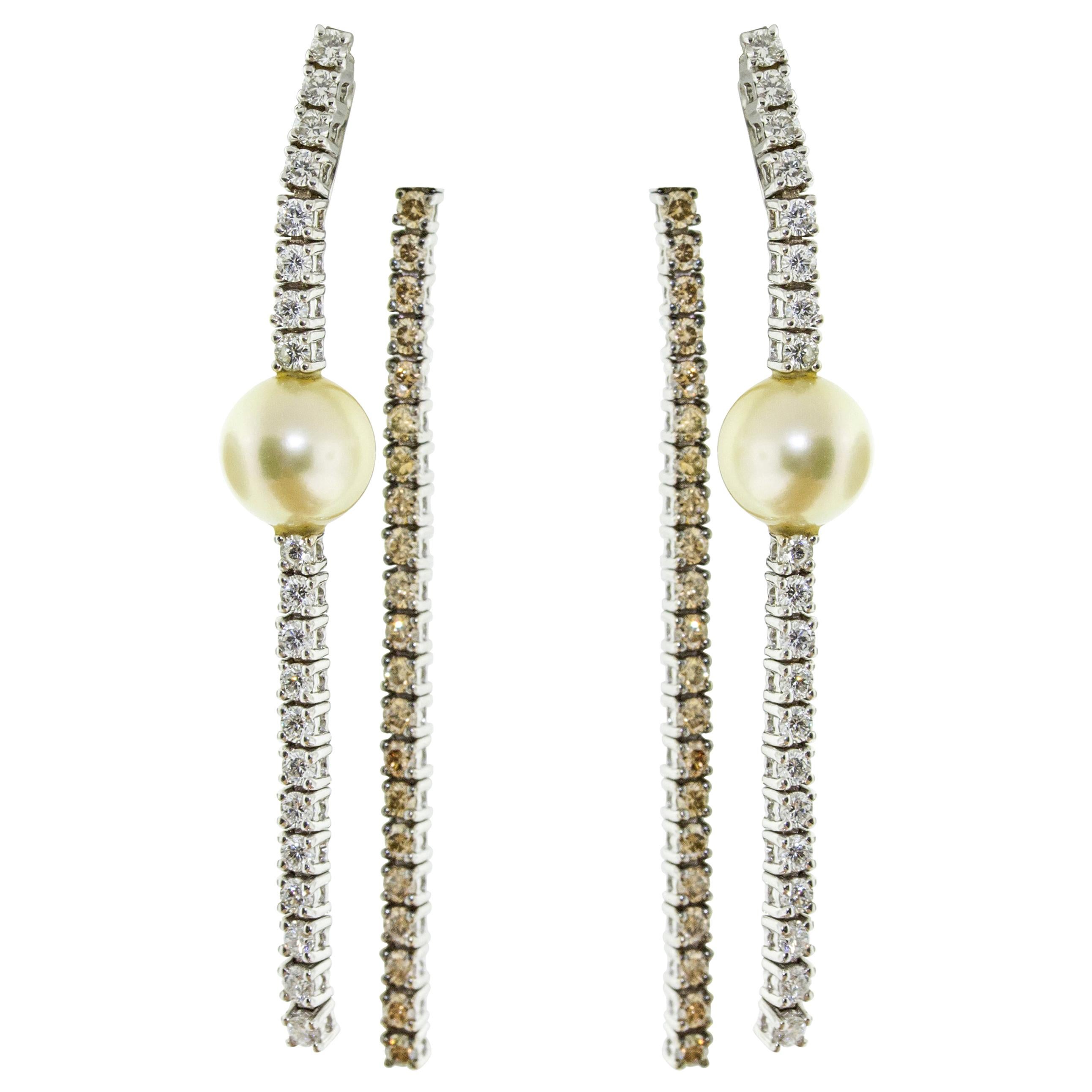 18 Karat White Gold Pearl and Diamond Dangle Drop Earrings For Sale