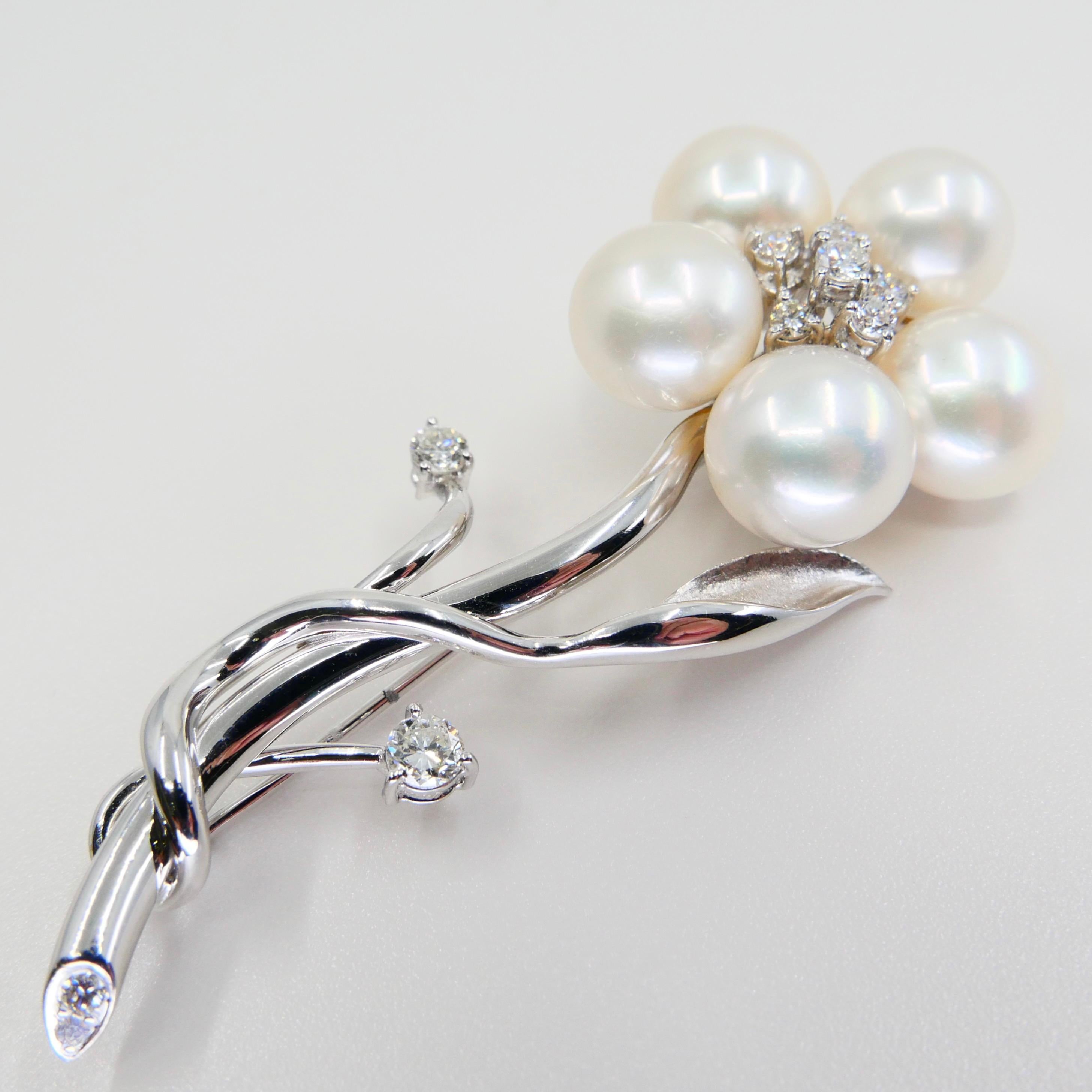 Broche fleur en or blanc 18 carats, perles et diamants en vente 1