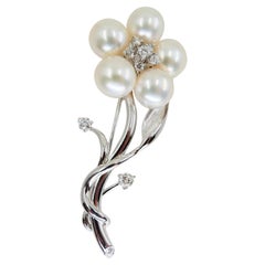 18k White Gold Pearl and Diamond Flower Brooch