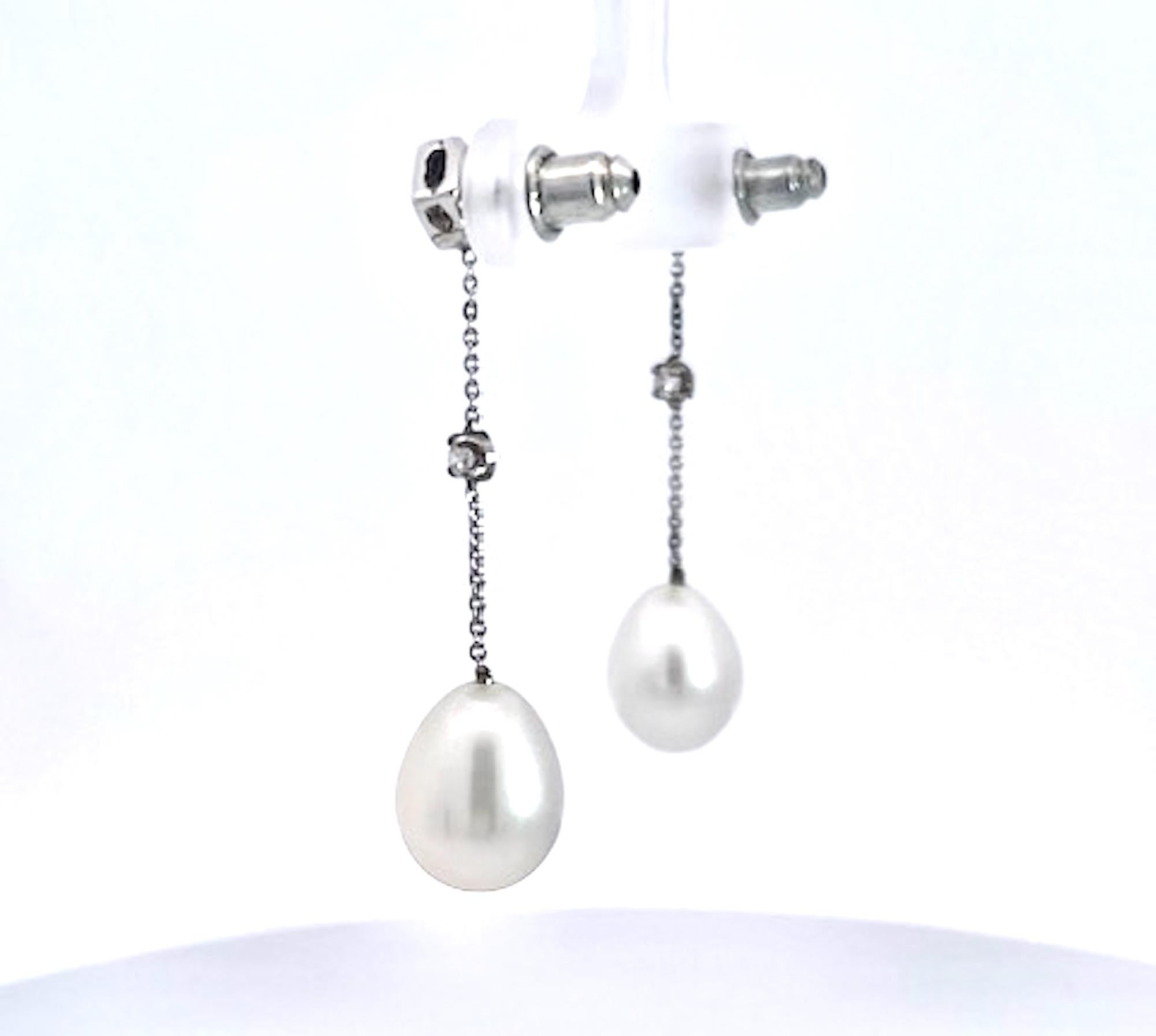 Orecchini a goccia con perle in oro bianco 18 carati In condizioni buone in vendita a North Hollywood, CA