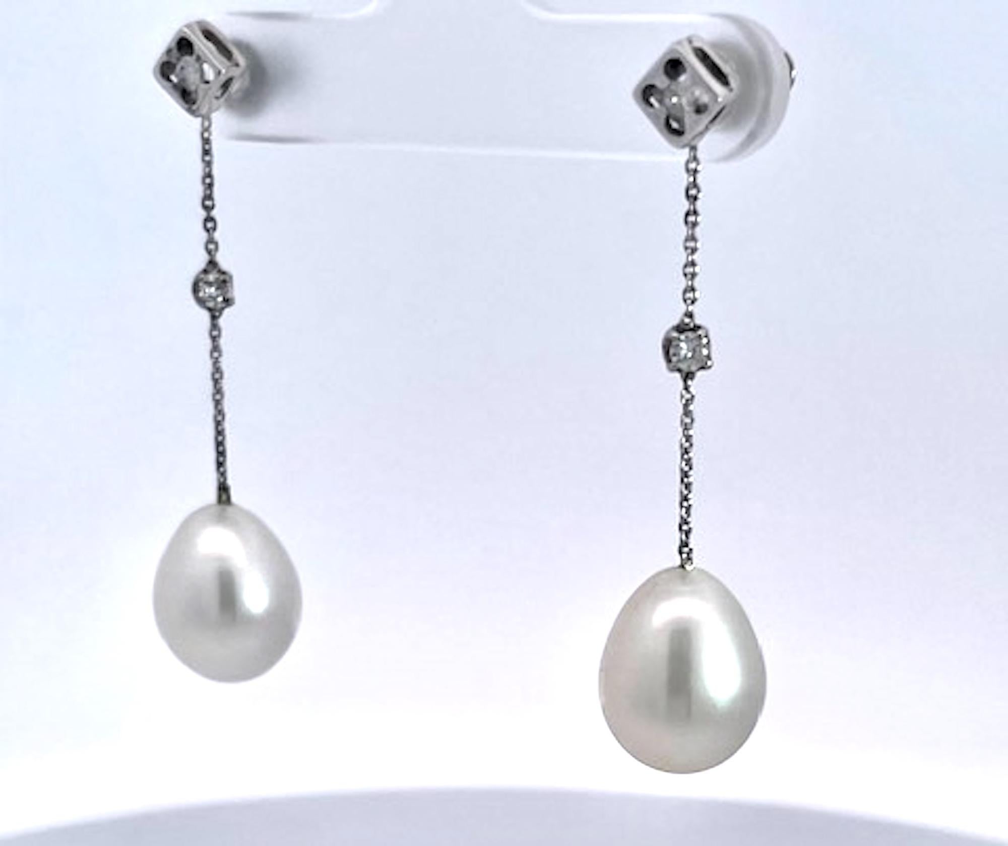 Orecchini a goccia con perle in oro bianco 18 carati in vendita 1