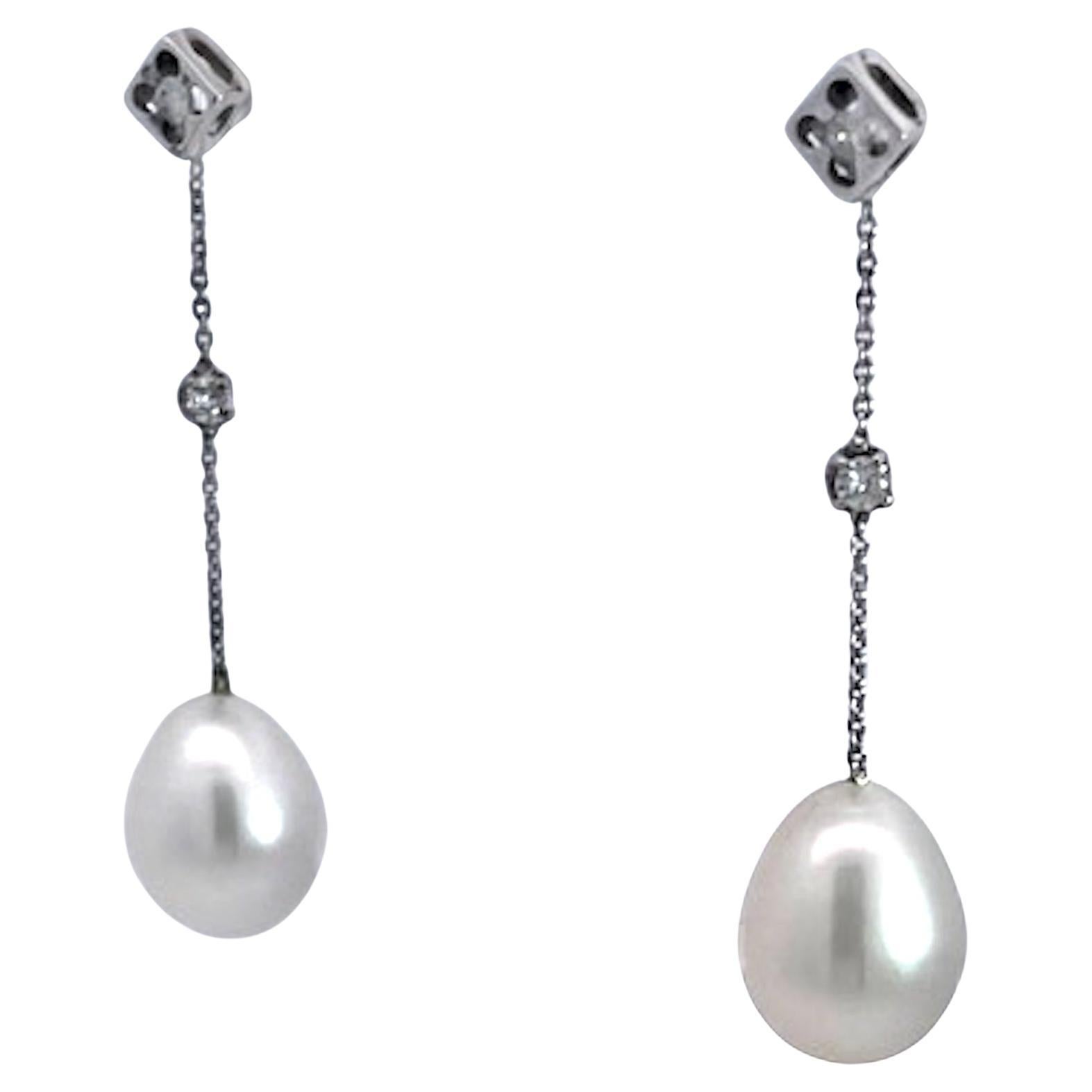 Orecchini a goccia con perle in oro bianco 18 carati in vendita