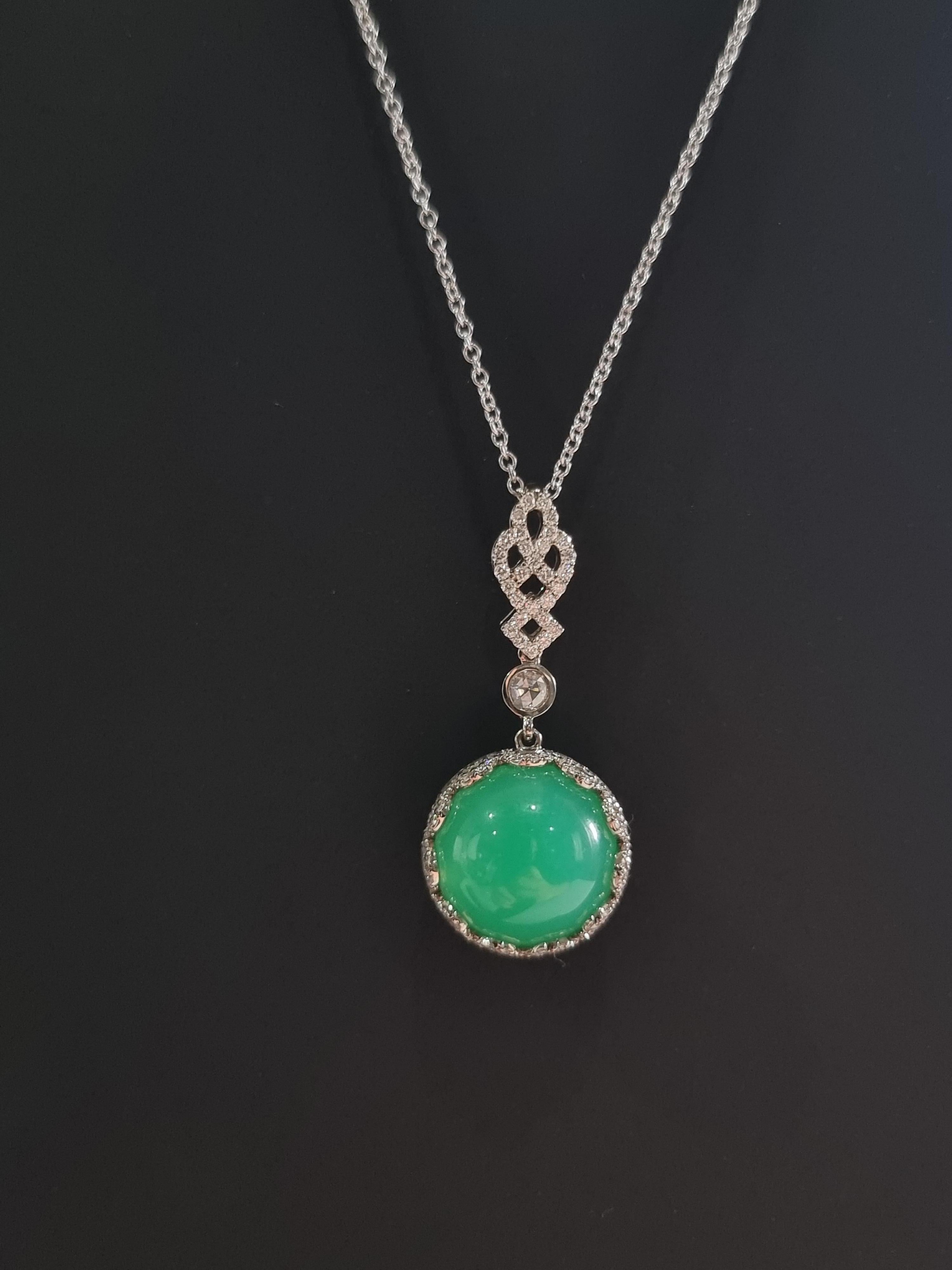 Ciondolo in oro bianco 18K con diamanti e crisoprasio cabochon rotondo in vendita 3