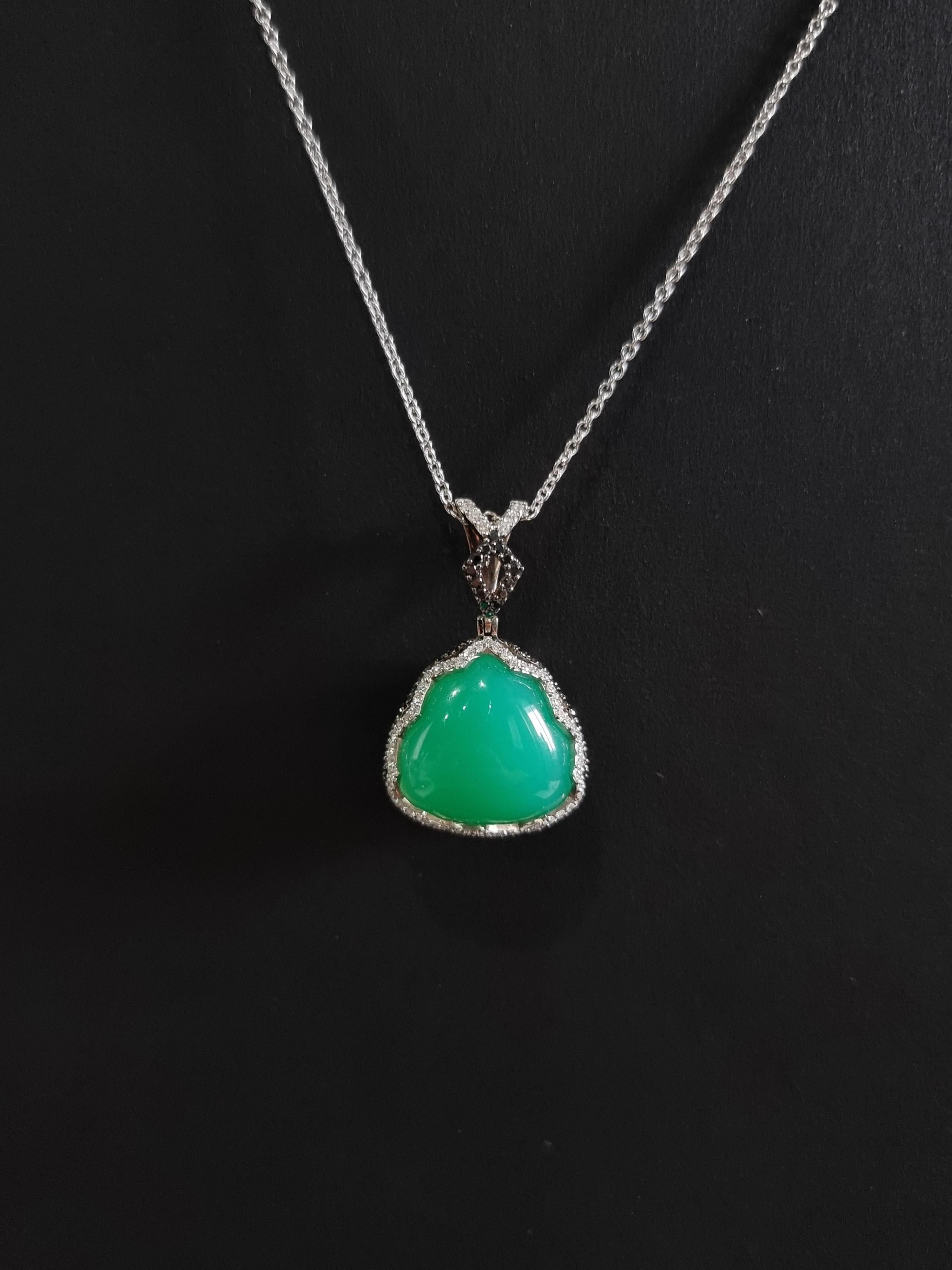 Cabochon 18K White Gold Pendant Diamonds with Trillion Chrysoprase For Sale
