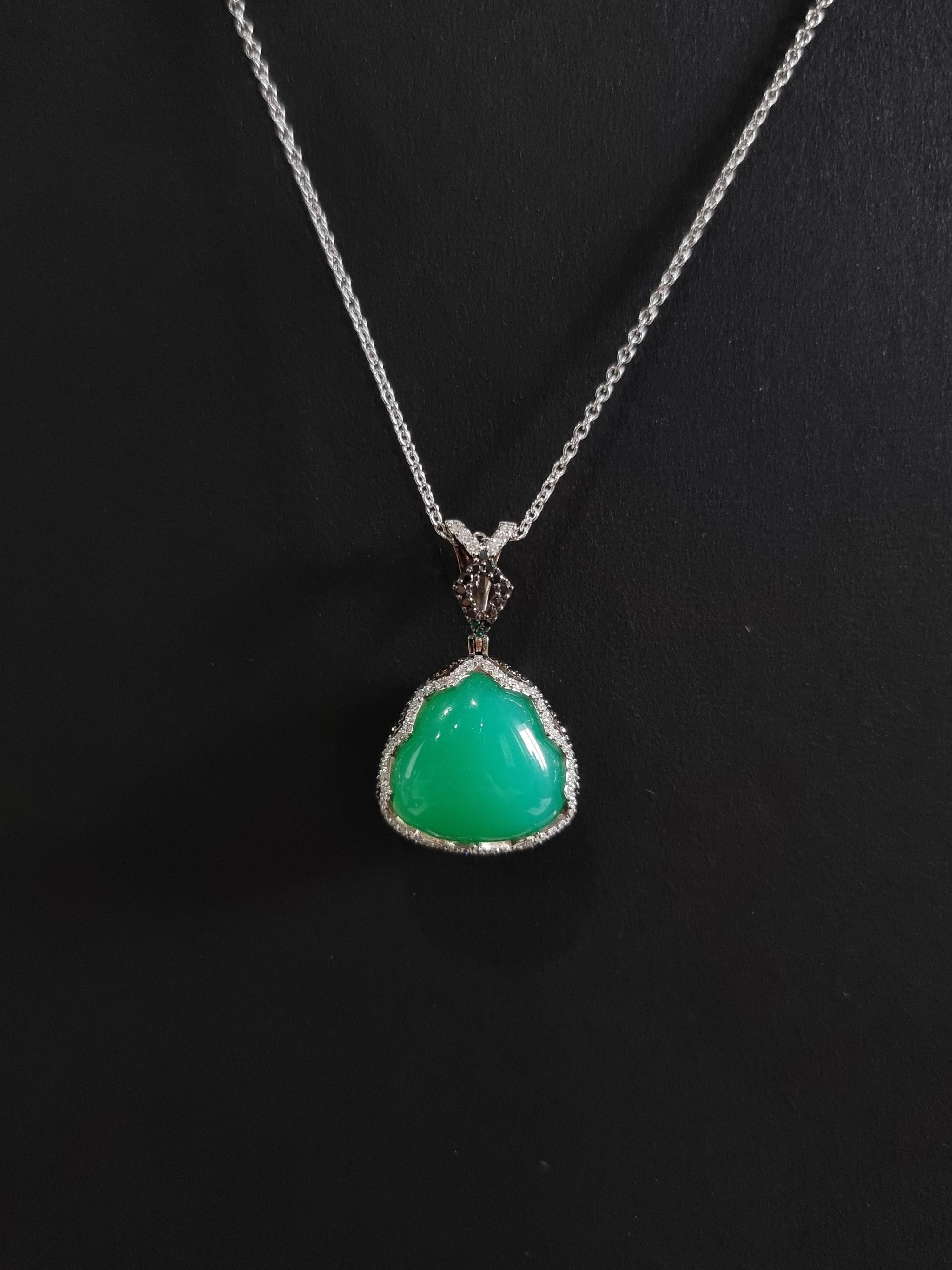 Women's 18K White Gold Pendant Diamonds with Trillion Chrysoprase For Sale