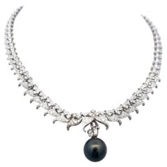 Collier avec pendentif en or blanc 18 carats, orné de diamants ronds H SI de 6 carats et d'une perle de 23,8 mm