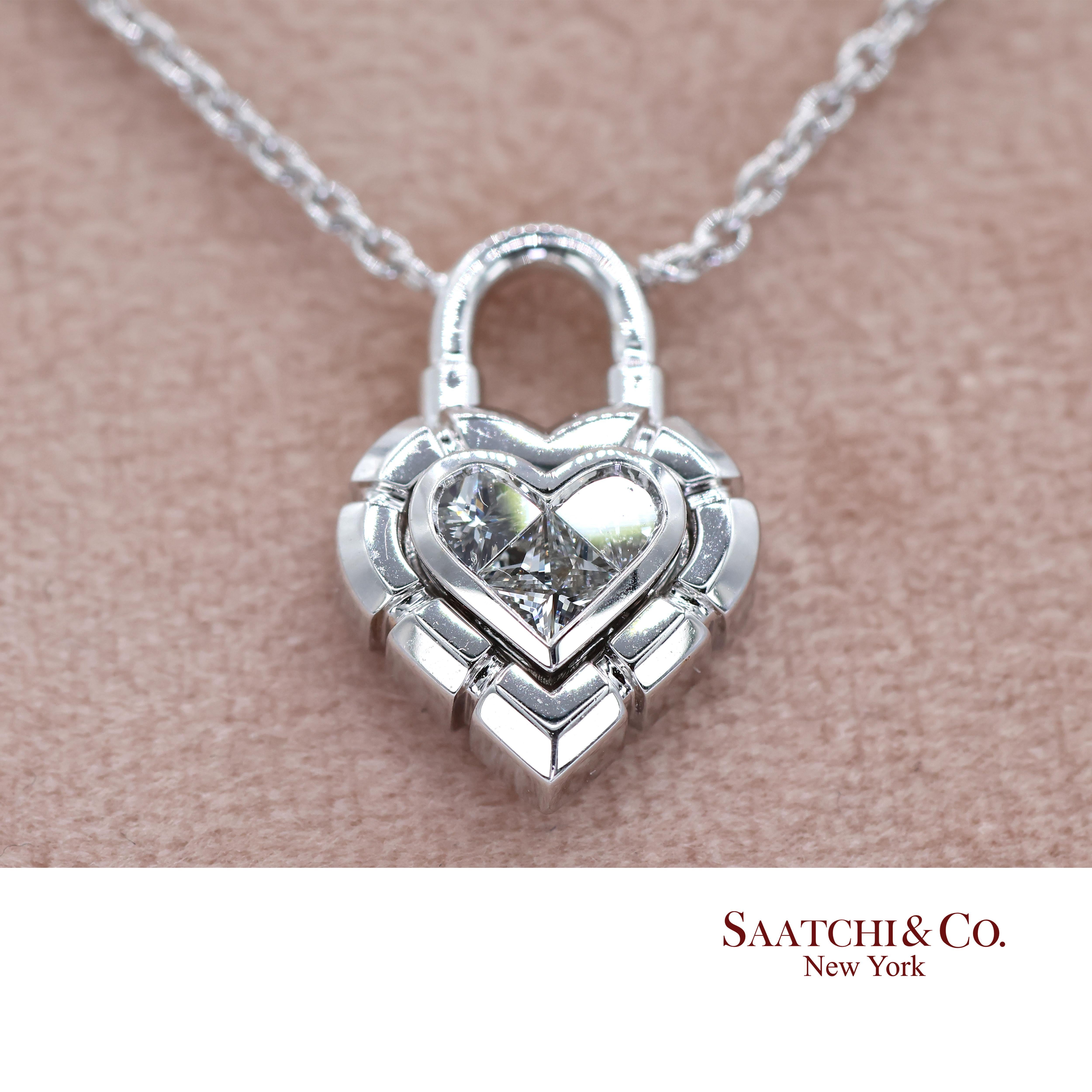 18K White Gold Pie Cut Heart Shape Pendant Necklace with Chain For Sale 1