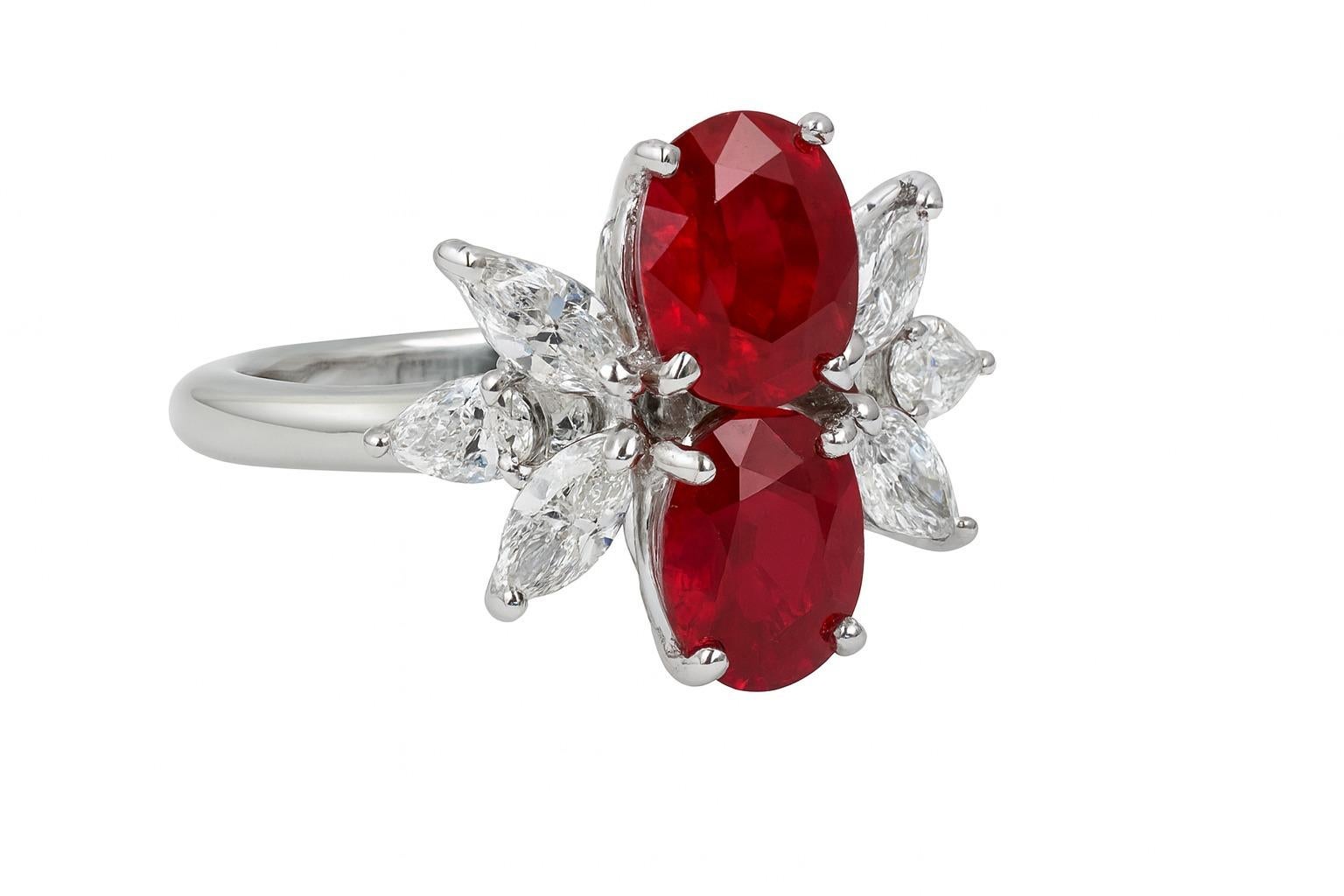 18K Weißgold Taubenblut Rubin & Diamant Cocktail Ring für Damen oder Herren im Angebot