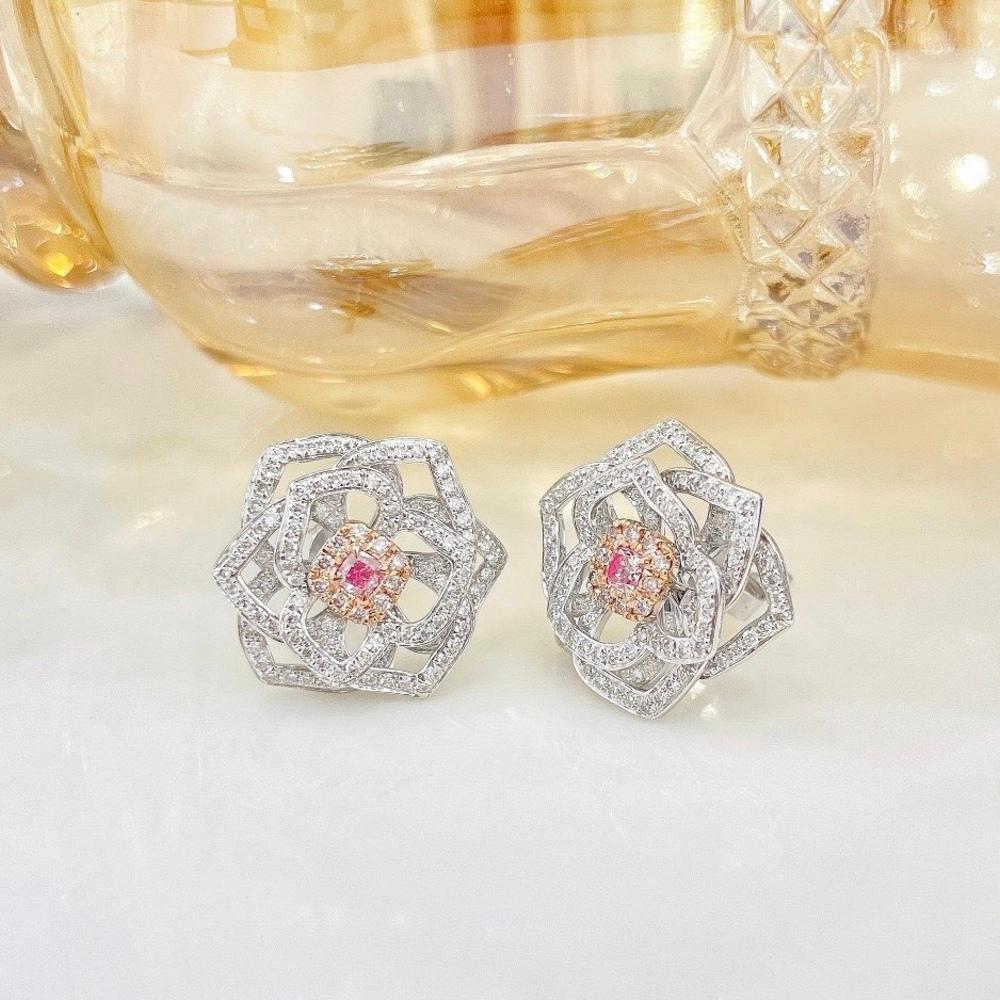 Moderno Orecchini a fiore con diamante rosa e diamante in oro bianco 18 carati in vendita