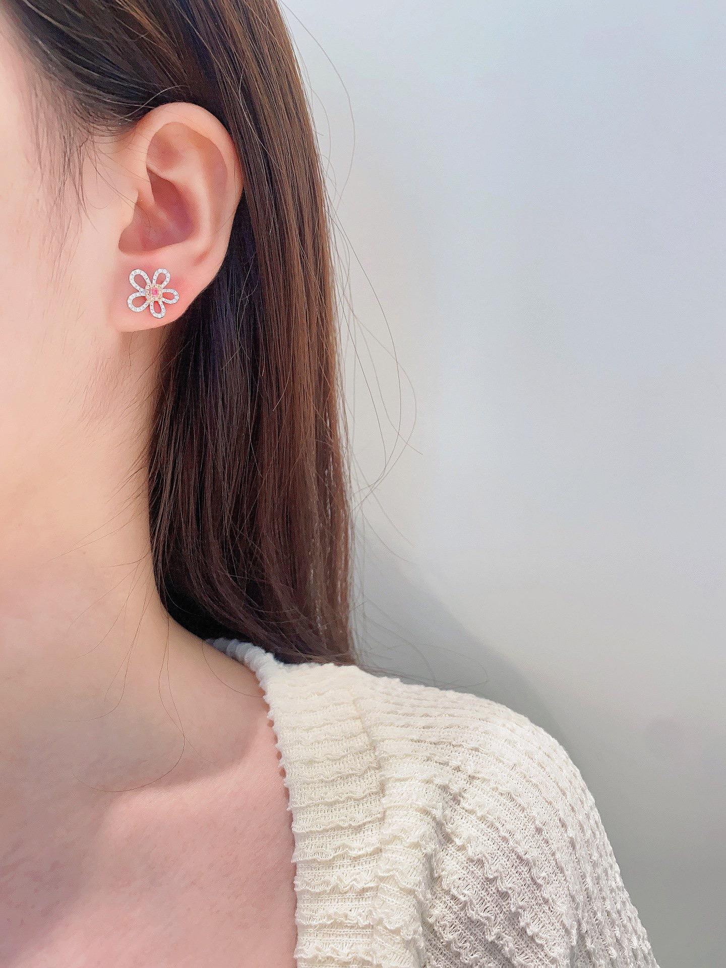 Pendientes Flor Diamante Rosa Oro Blanco 18K Corte cojín en venta