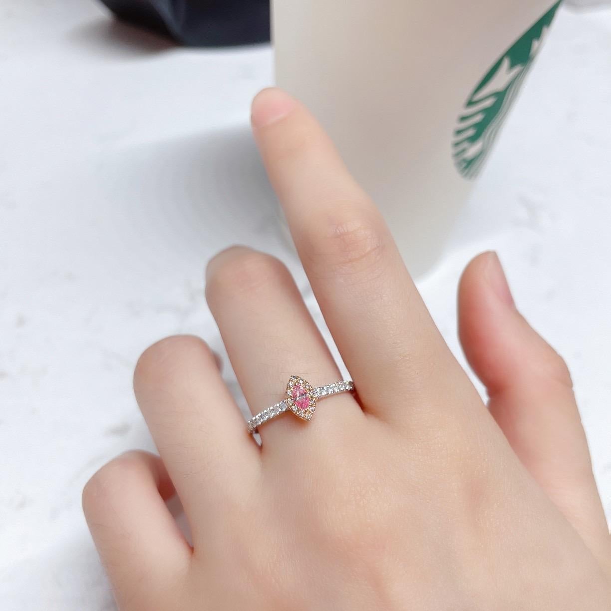 Modern 18K White Gold Pink Diamond Ring with Diamonds For Sale