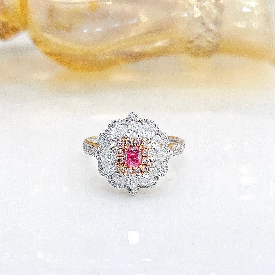 Modern 18K White Gold Pink Diamond Ring with Diamonds For Sale