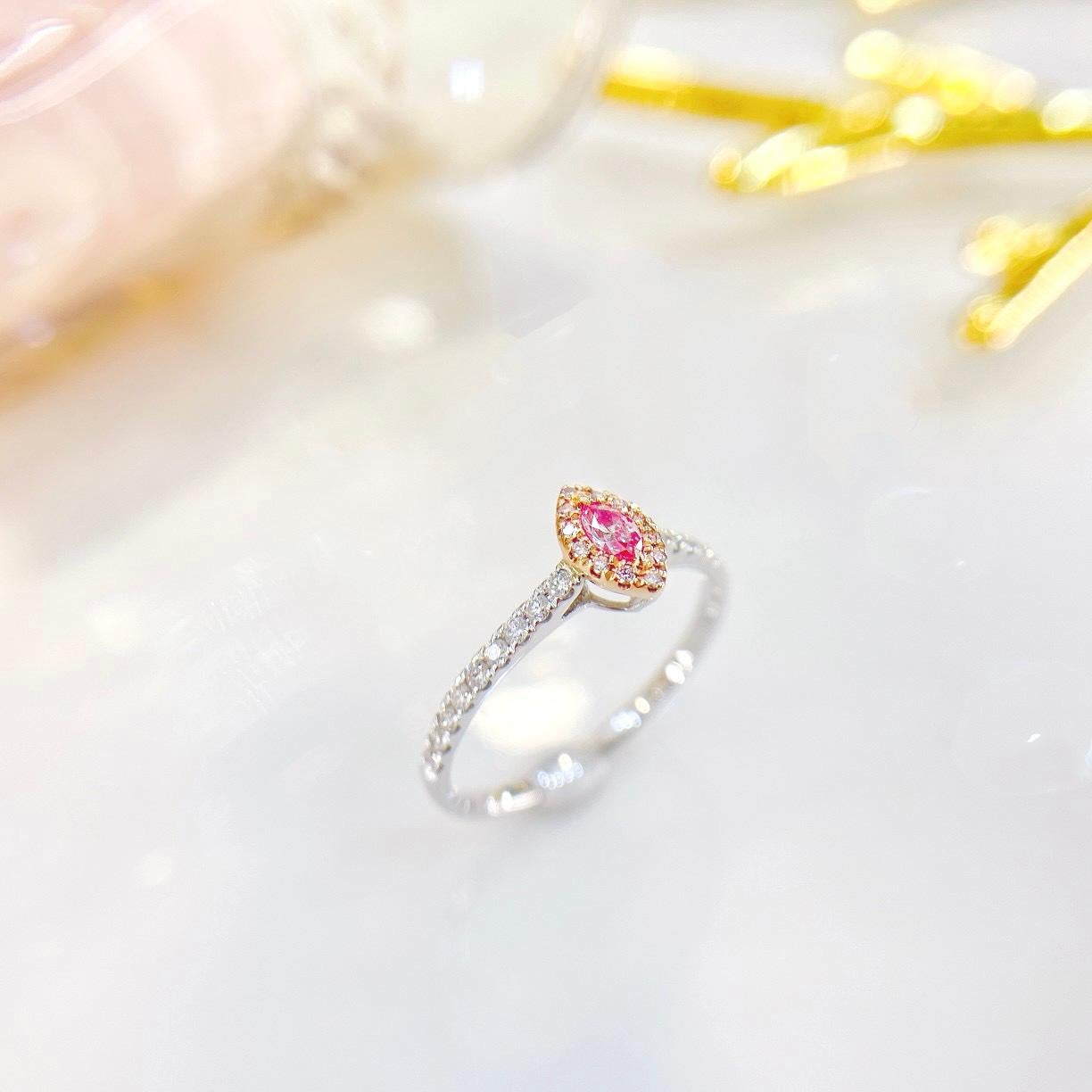 18K White Gold Pink Diamond Ring with Diamonds In New Condition For Sale In Kowloon, HK