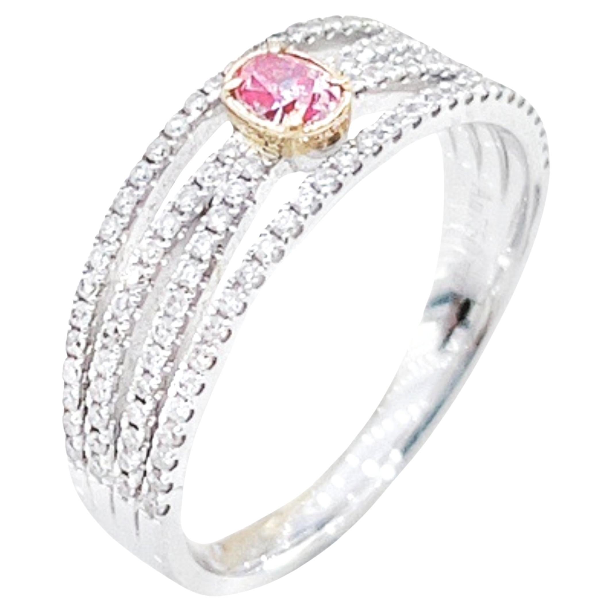 18K White Gold Pink Diamond Ring with Diamonds