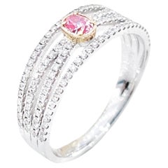 Bague en or blanc 18 carats avec diamants roses