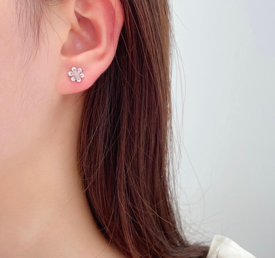 Women's or Men's 18K White Gold Pink Diamond Snowflake Stud Earrings with Diamonds For Sale