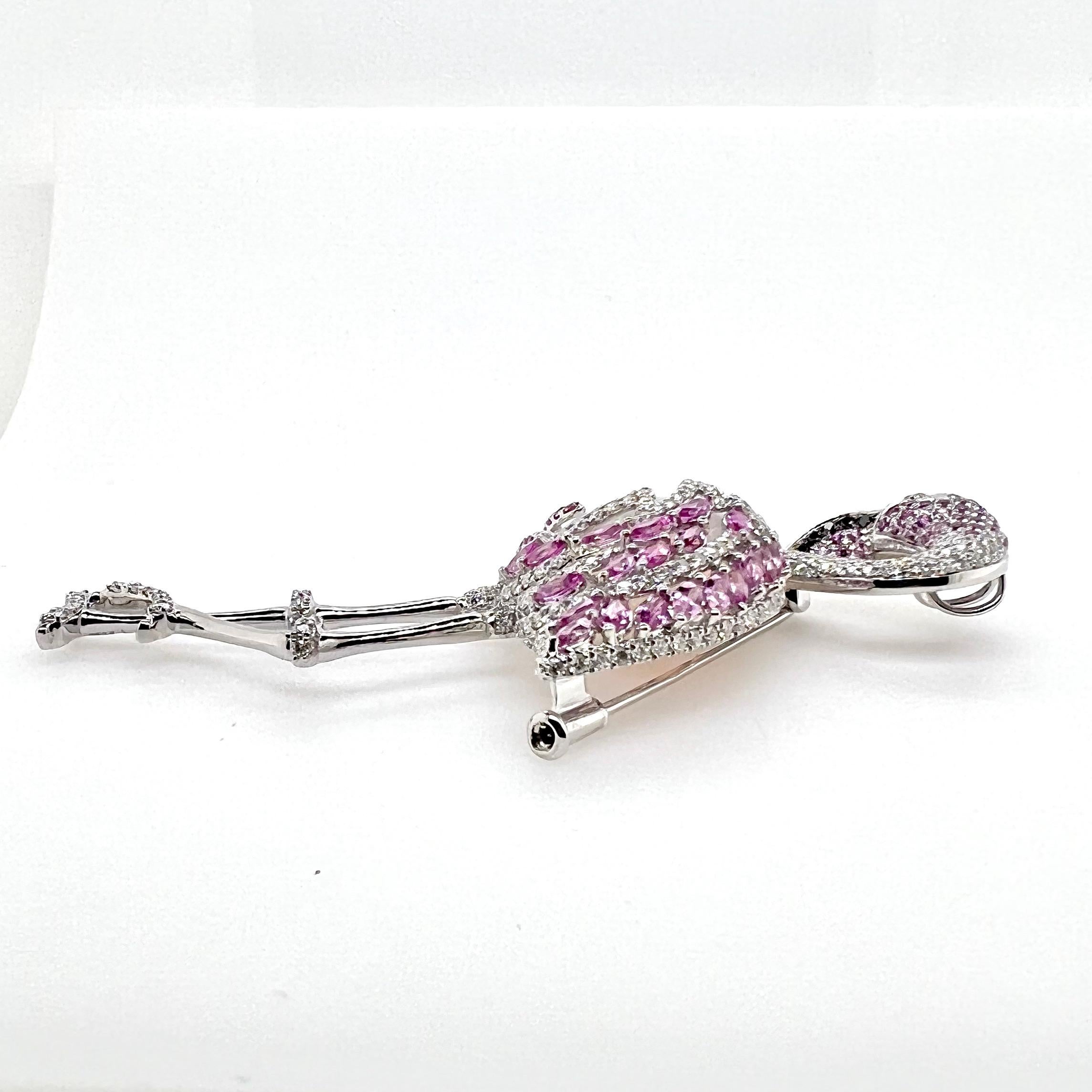 Contemporain Broche ou pendentif flamingo rose en or blanc 18 carats avec opale et diamants en vente