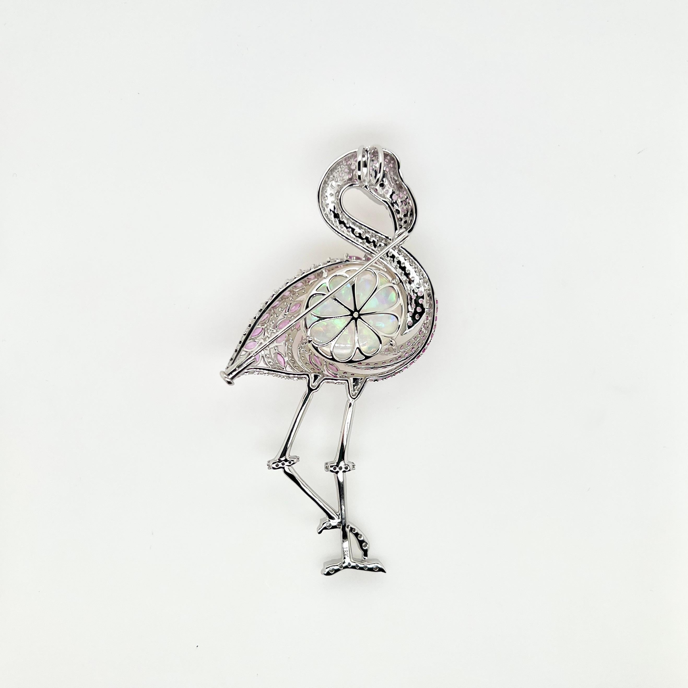 Broche ou pendentif flamingo rose en or blanc 18 carats avec opale et diamants Neuf - En vente à Carrollton, TX