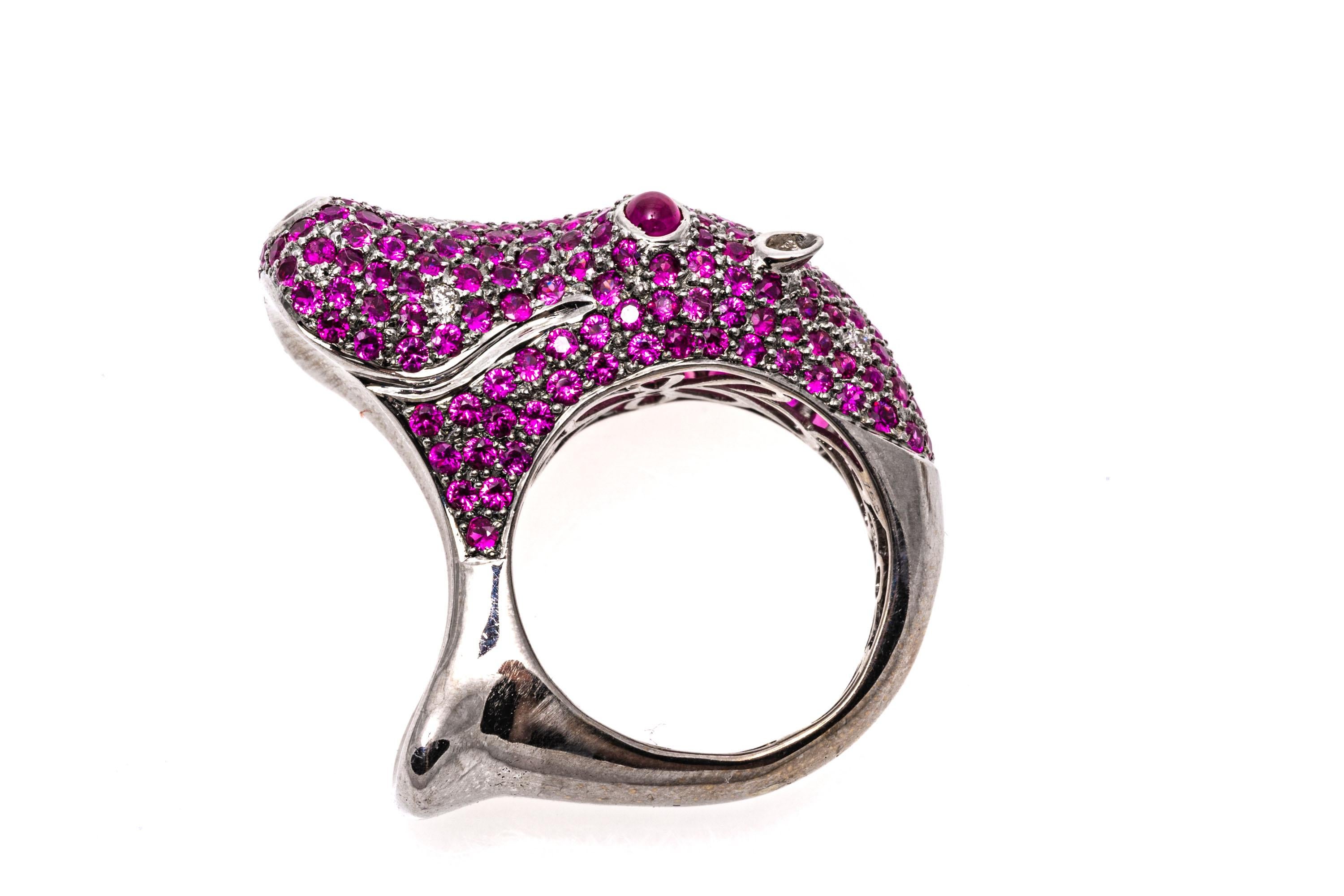 18 Karat Weißgold Roter Hippopotamus-Ring mit rosa Saphir und Diamant (Zeitgenössisch) im Angebot