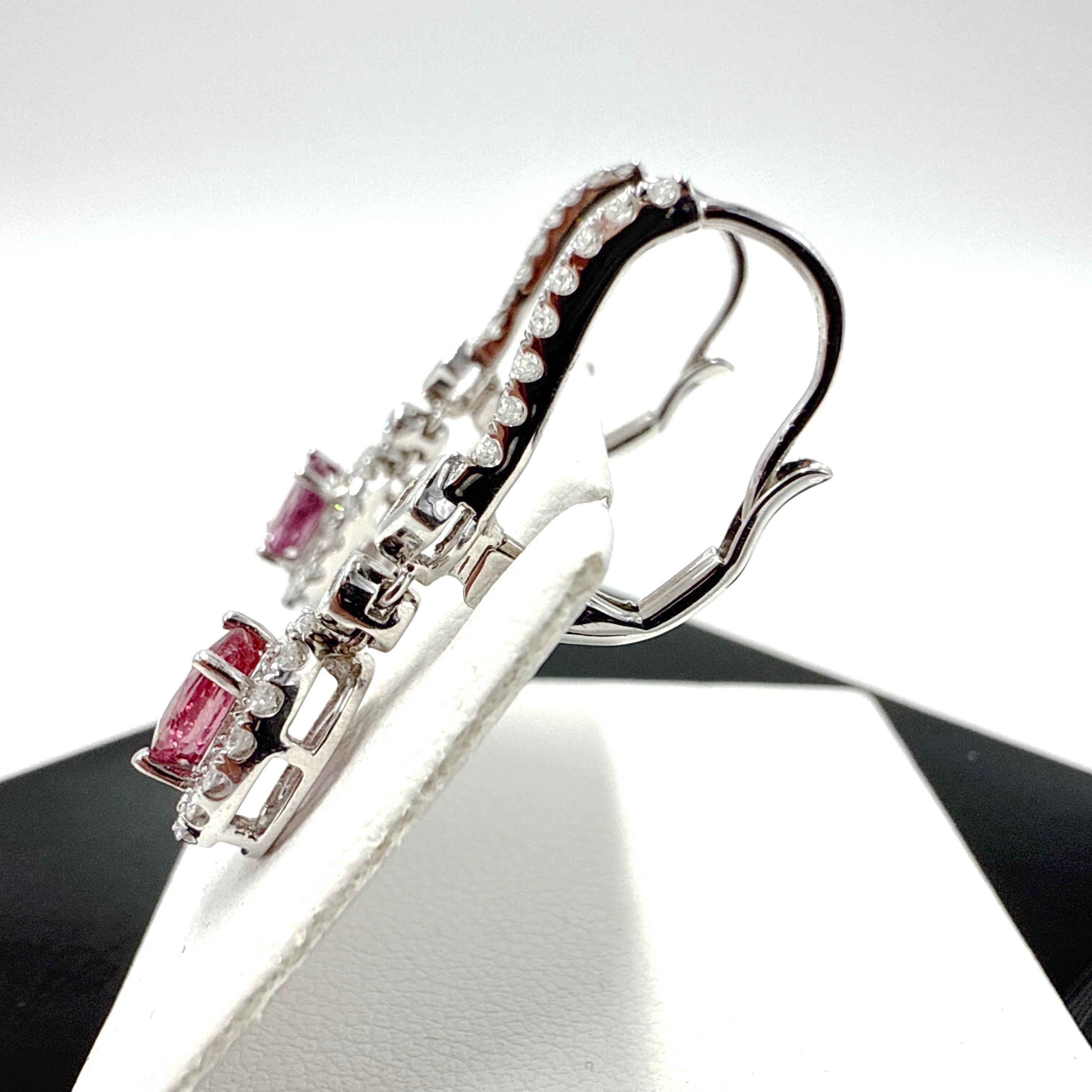 Orecchini a goccia con zaffiro rosa e diamanti naturali in oro bianco 18 carati. 1,79TCW In condizioni buone in vendita a Victoria, BC