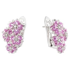 Pendientes florales de zafiro rosa de oro blanco de 18 quilates by MOISEIKIN
