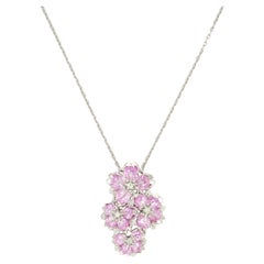 Collier floral Sakura en or blanc 18K et saphir rose par MOISEIKIN