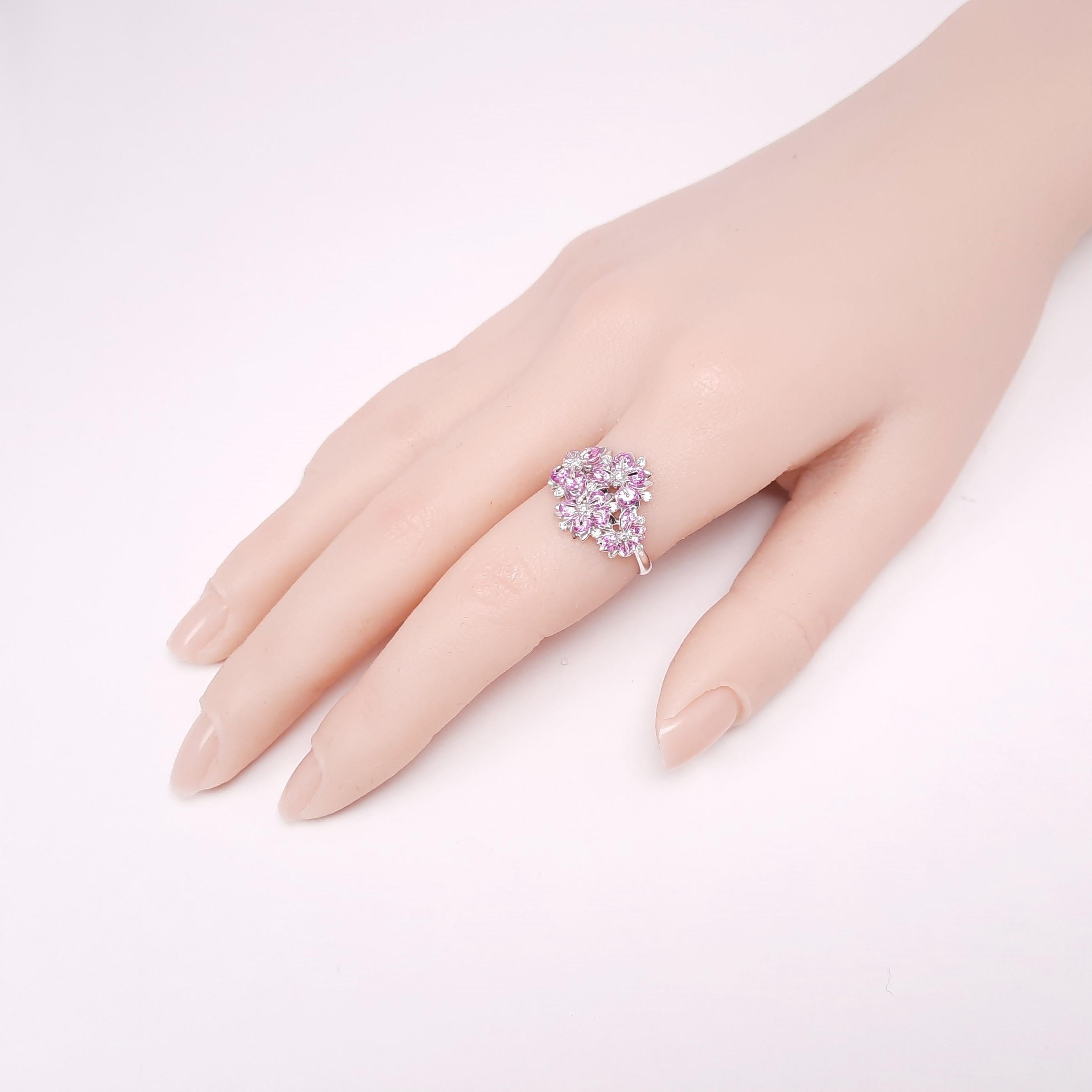 18K White Gold Pink Sapphire Sakura Floral Ring by MOISEIKIN In New Condition For Sale In Hong Kong, HK
