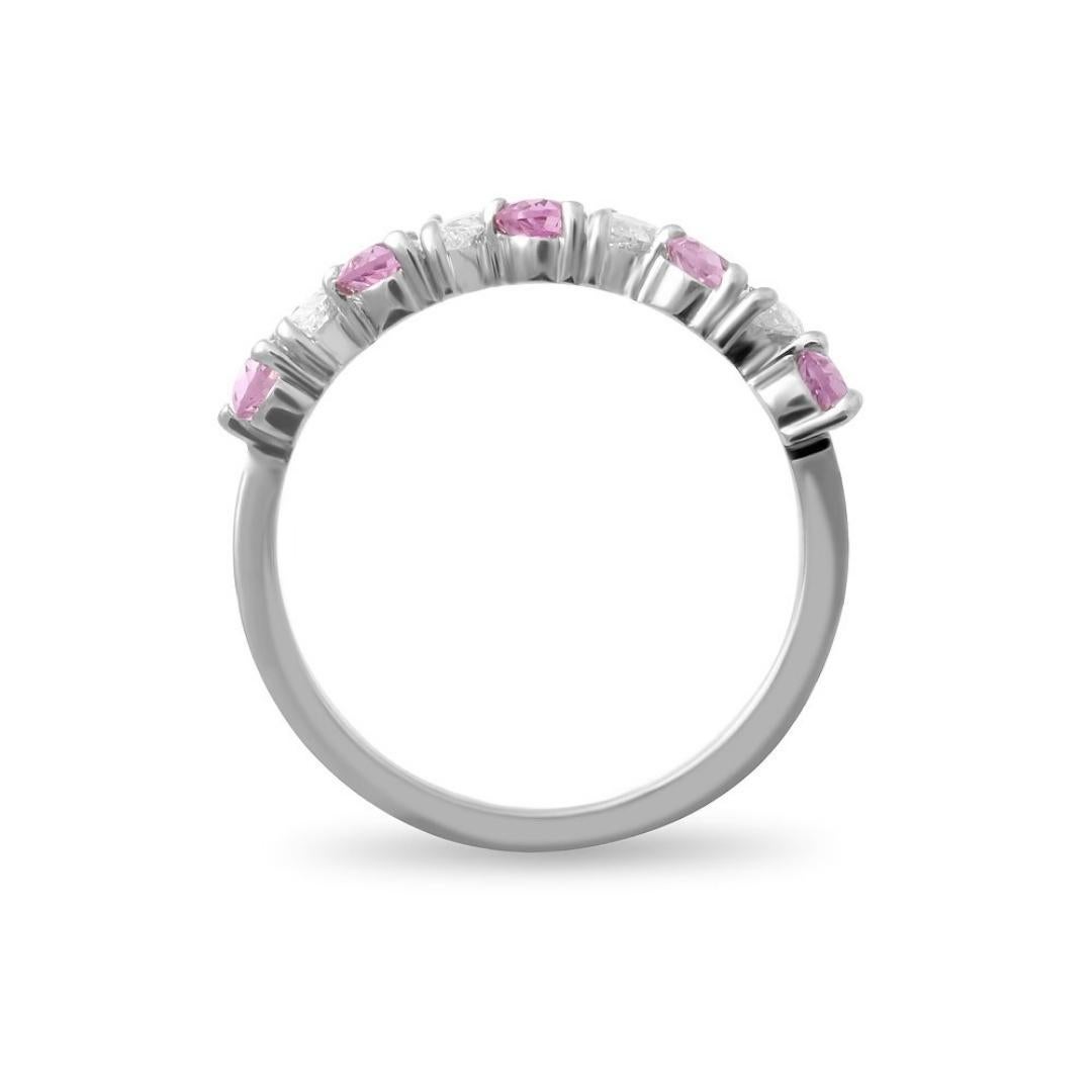 18 Karat Weißgold Ring mit rosa Saphiren und Diamanten (Tropfenschliff) im Angebot