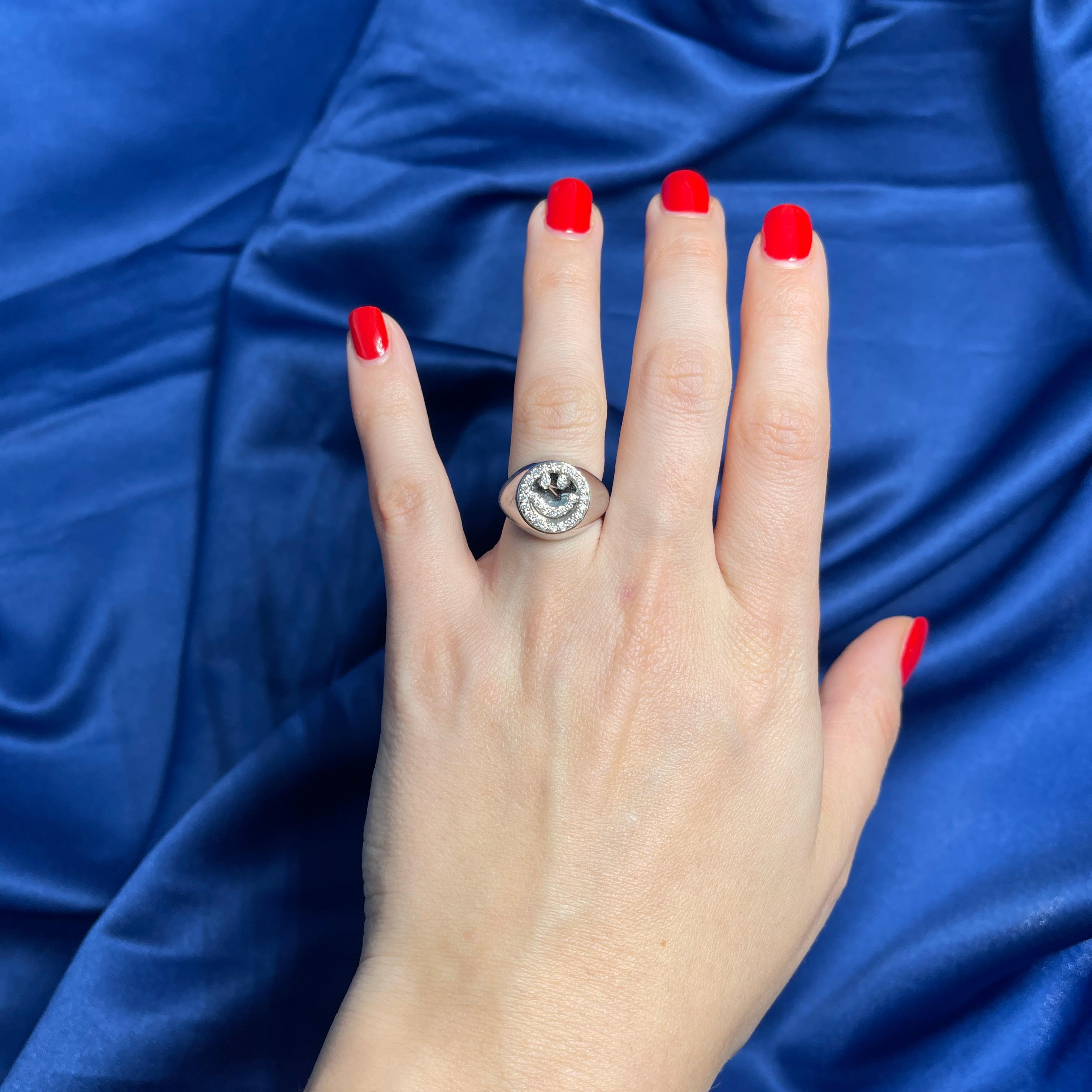 18K White Gold Pinky Ring with Diamond Smile Motif For Sale 1