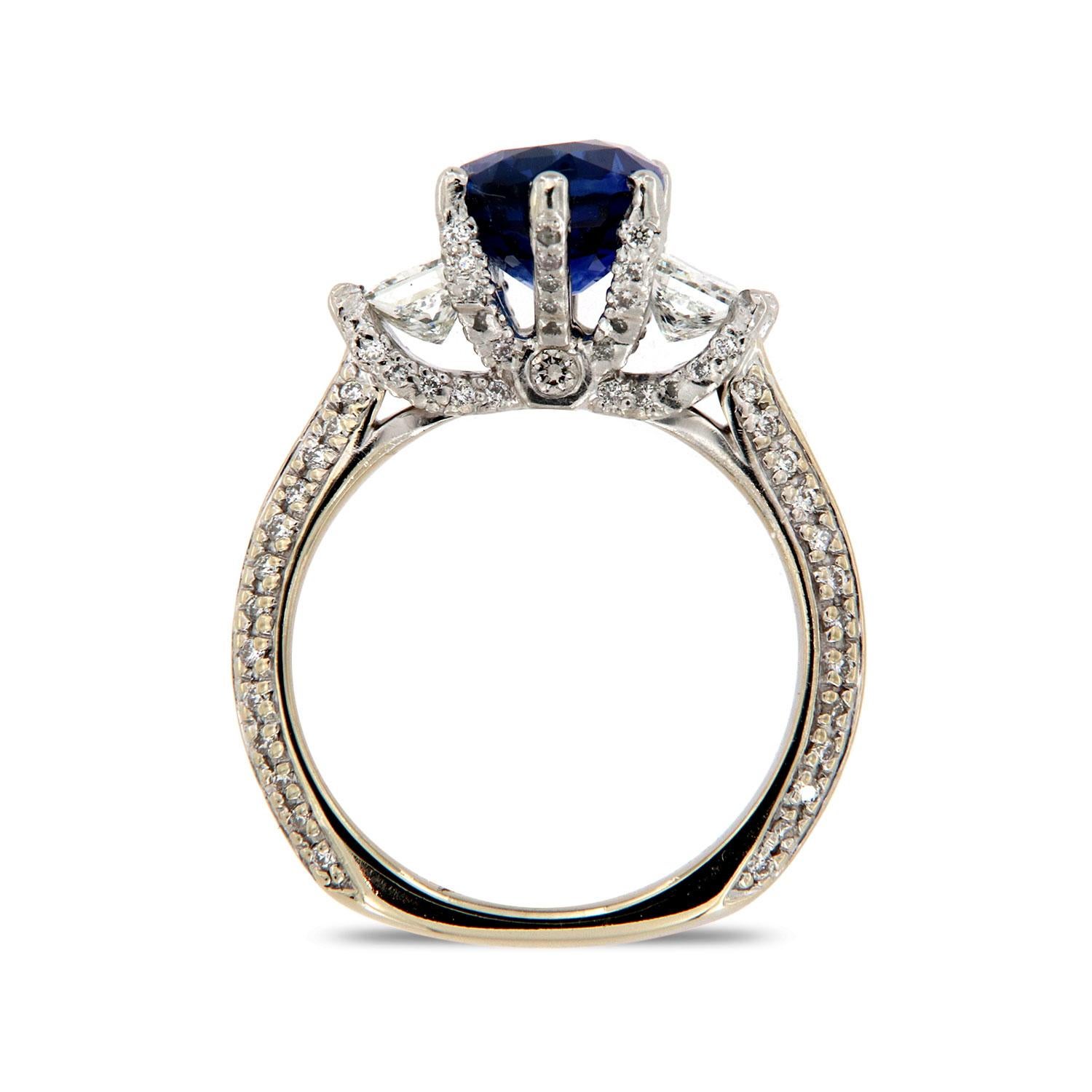 18K White Gold and Platinum Oval Sapphire Diamond Ring GIA 'Center, 3.53 Carat' In Excellent Condition For Sale In San Francisco, CA