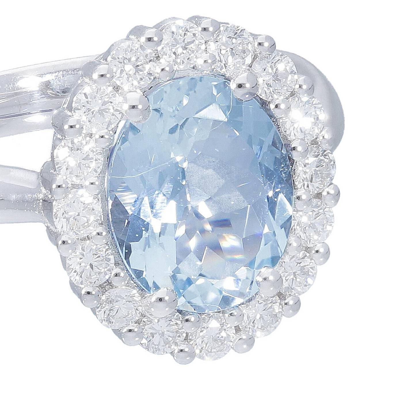For Sale:  18K White Gold Pradera Halo Engagement Ring with Aquamarina and Diamonds 3